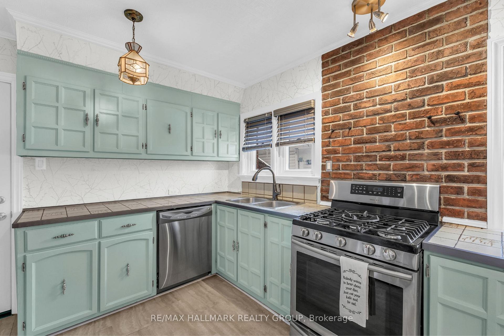 Photo 13 of 1335 Kitchener Avenue, Ottawa, Ellwood — HOMEH
