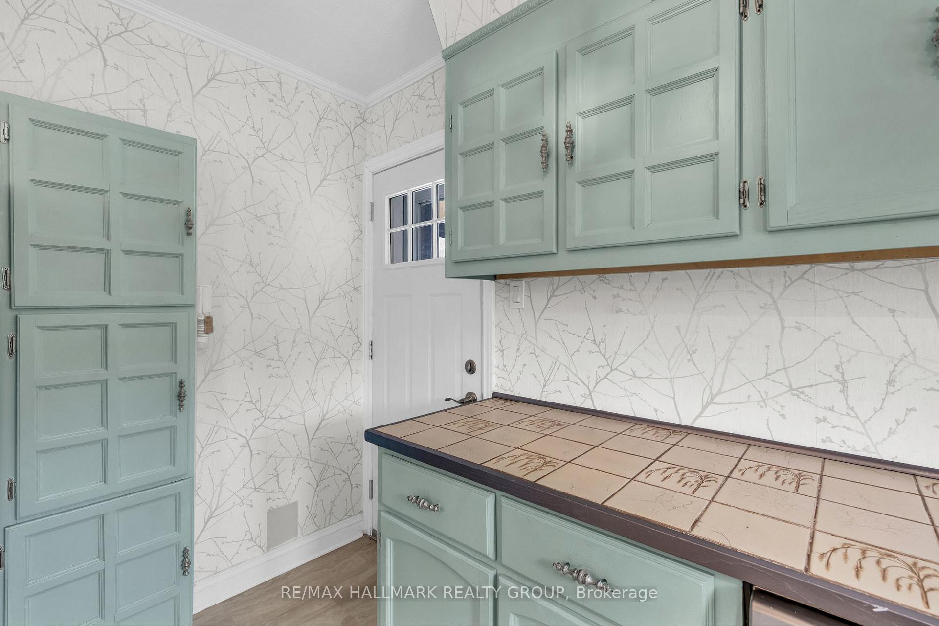 Photo 15 of 1335 Kitchener Avenue, Ottawa, Ellwood — HOMEH