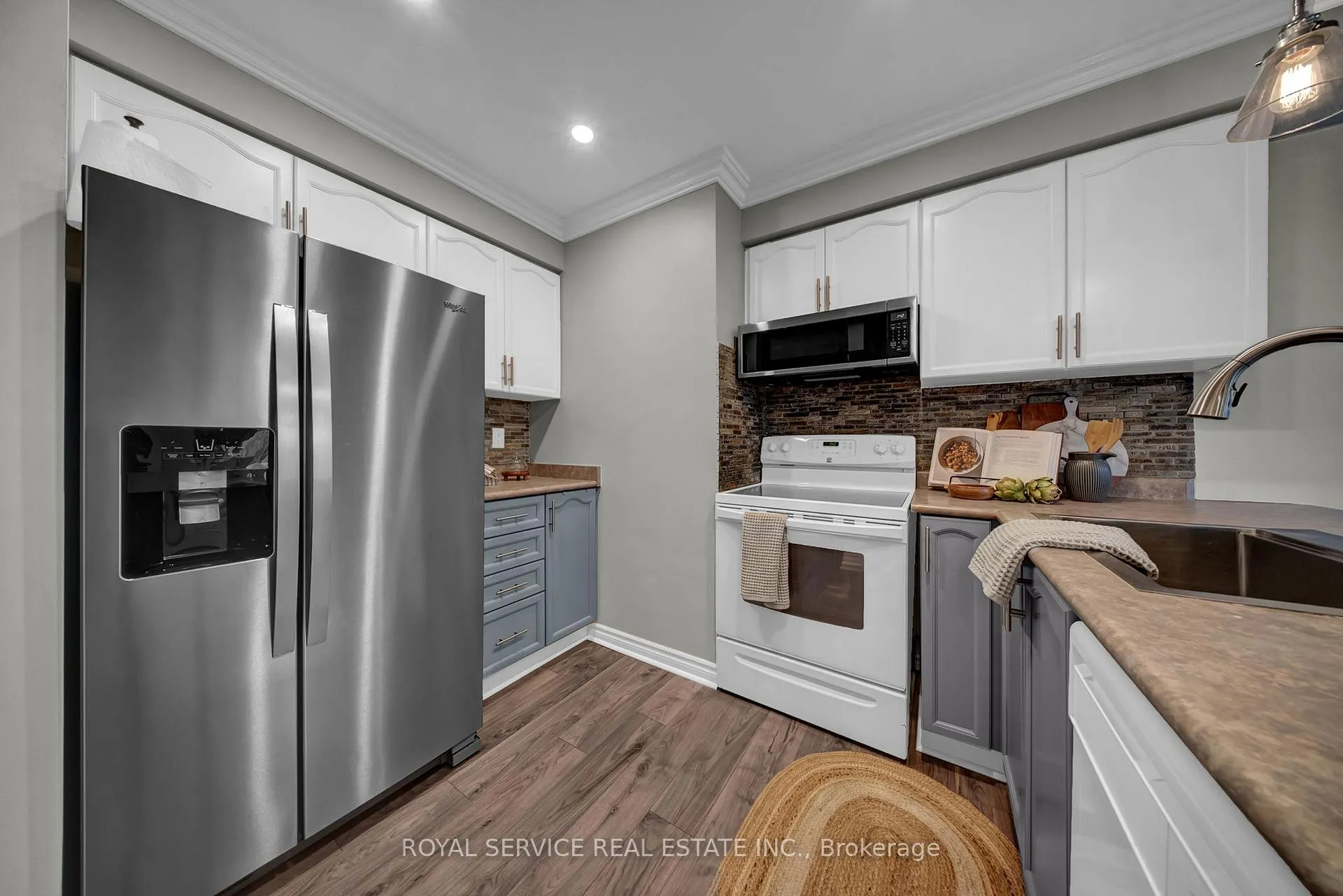 Photo 7 of 294 Swindells Street, Clarington, Bowmanville — HOMEH