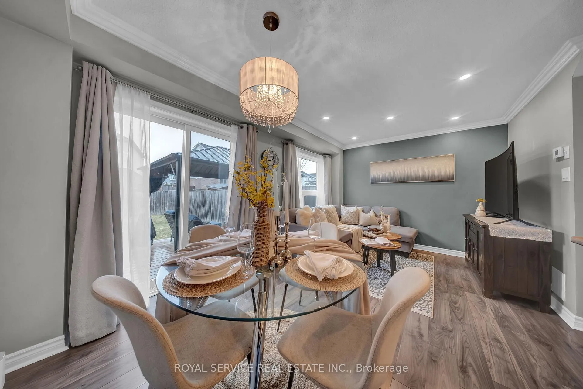 Photo 9 of 294 Swindells Street, Clarington, Bowmanville — HOMEH