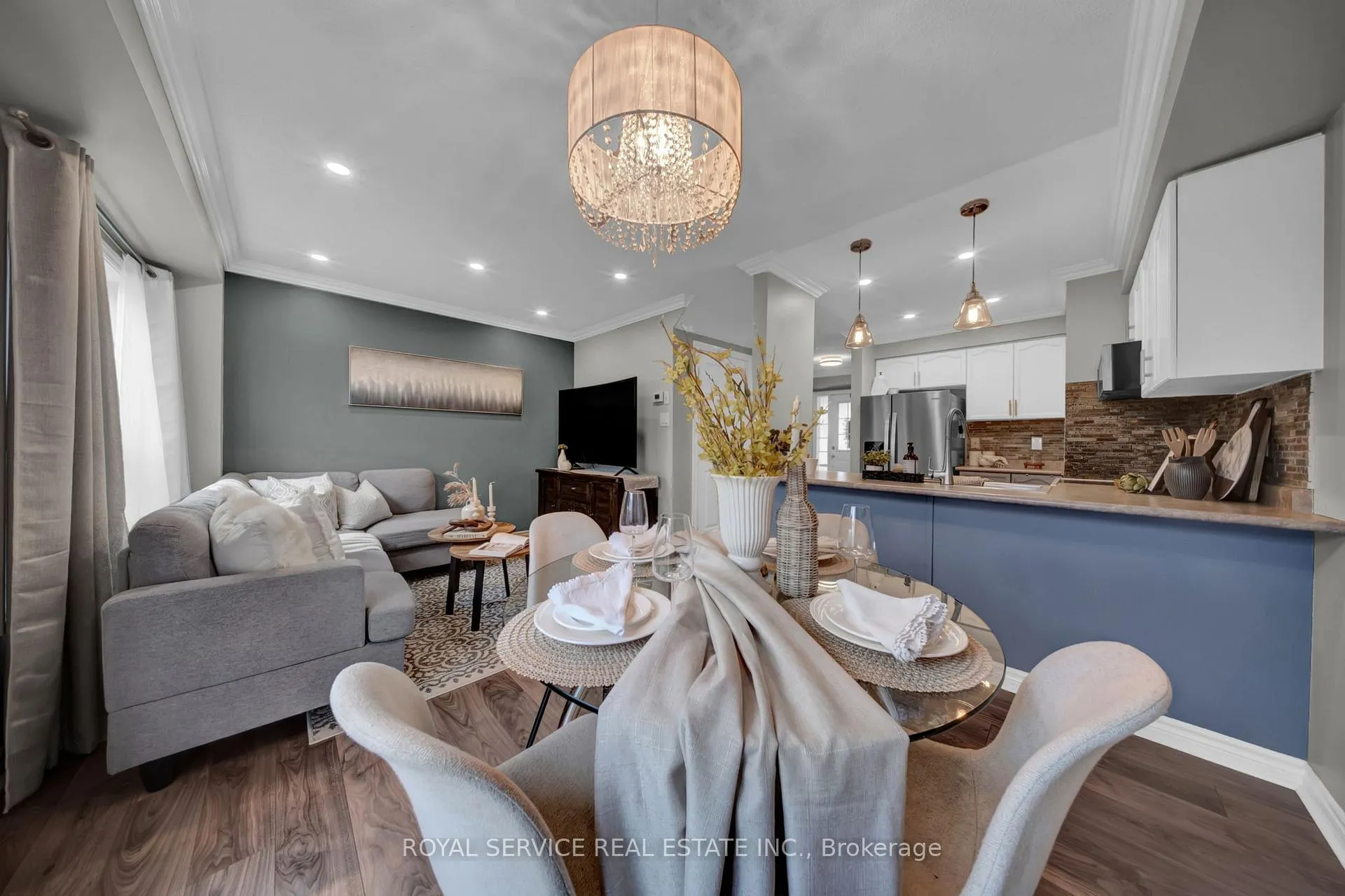 Photo 10 of 294 Swindells Street, Clarington, Bowmanville — HOMEH