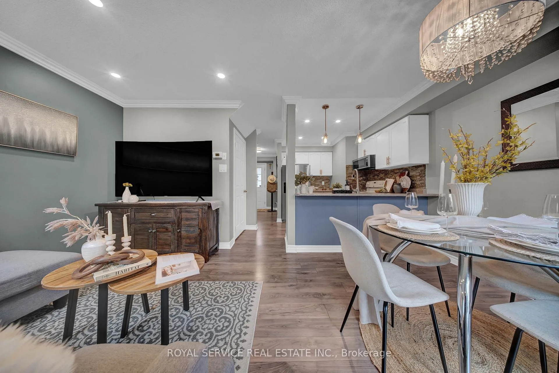 Photo 11 of 294 Swindells Street, Clarington, Bowmanville — HOMEH