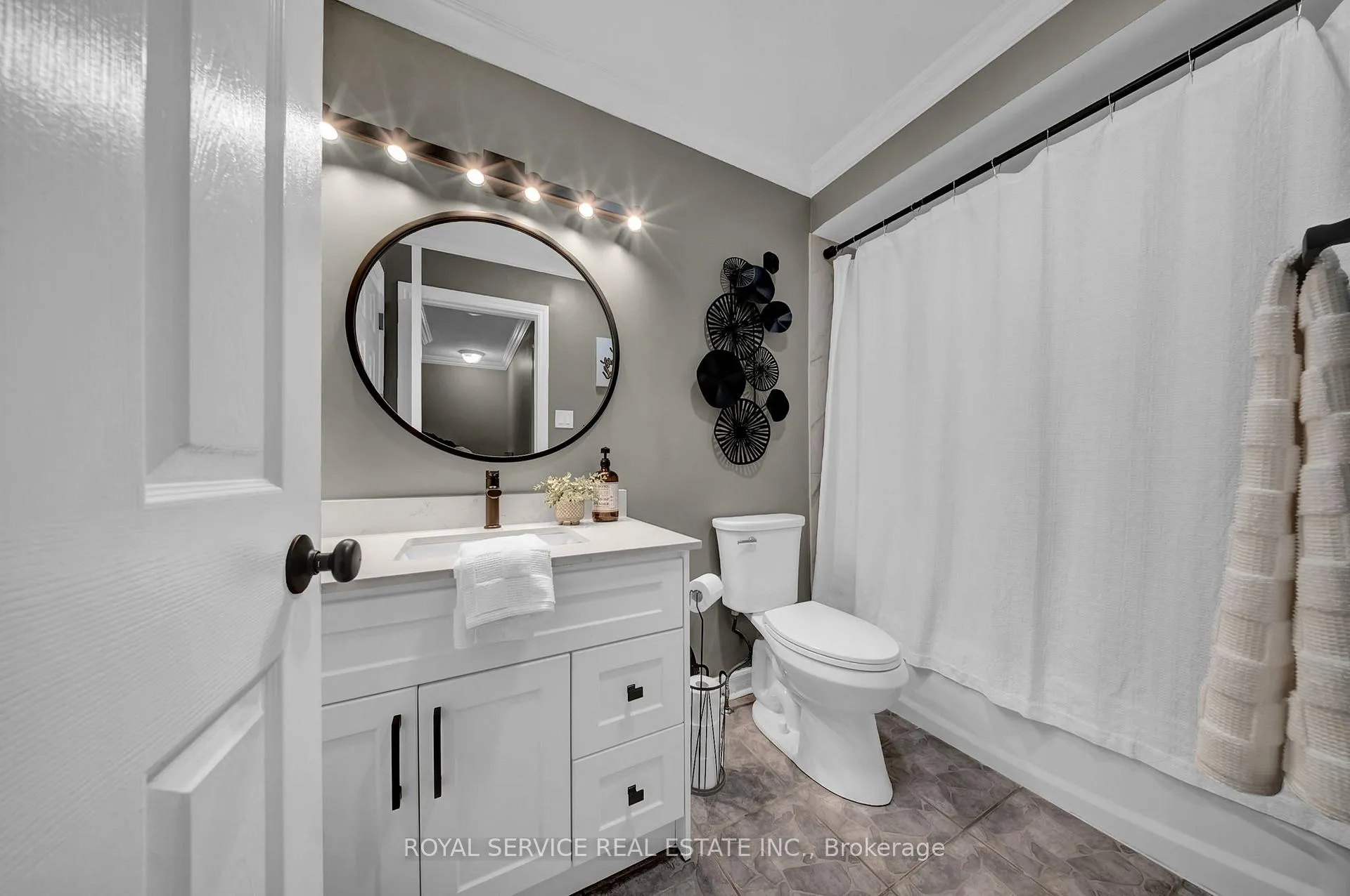 Photo 24 of 294 Swindells Street, Clarington, Bowmanville — HOMEH