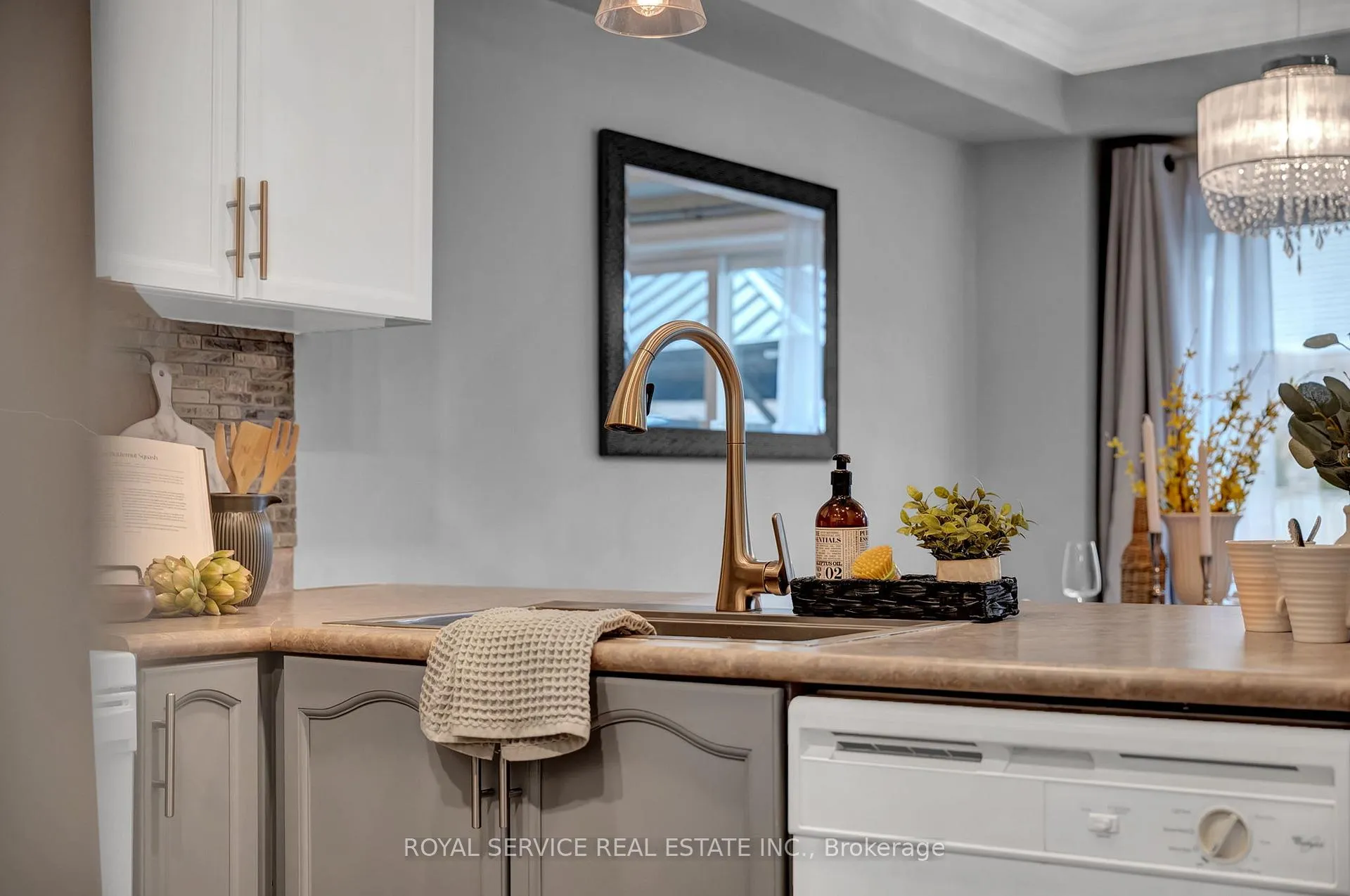 Photo 29 of 294 Swindells Street, Clarington, Bowmanville — HOMEH