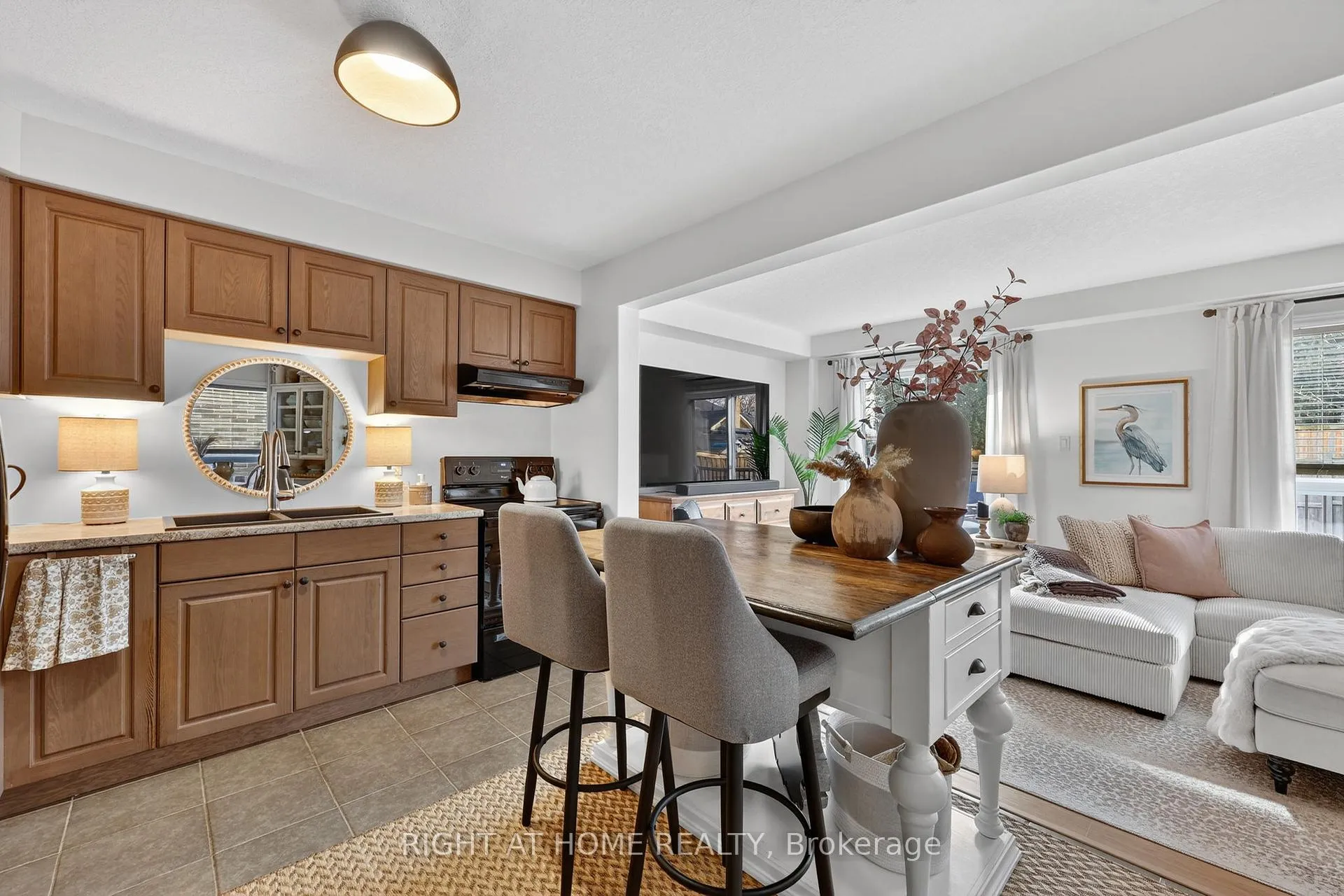 Photo 8 of 43 Burt Avenue, New Tecumseth, Alliston — HOMEH