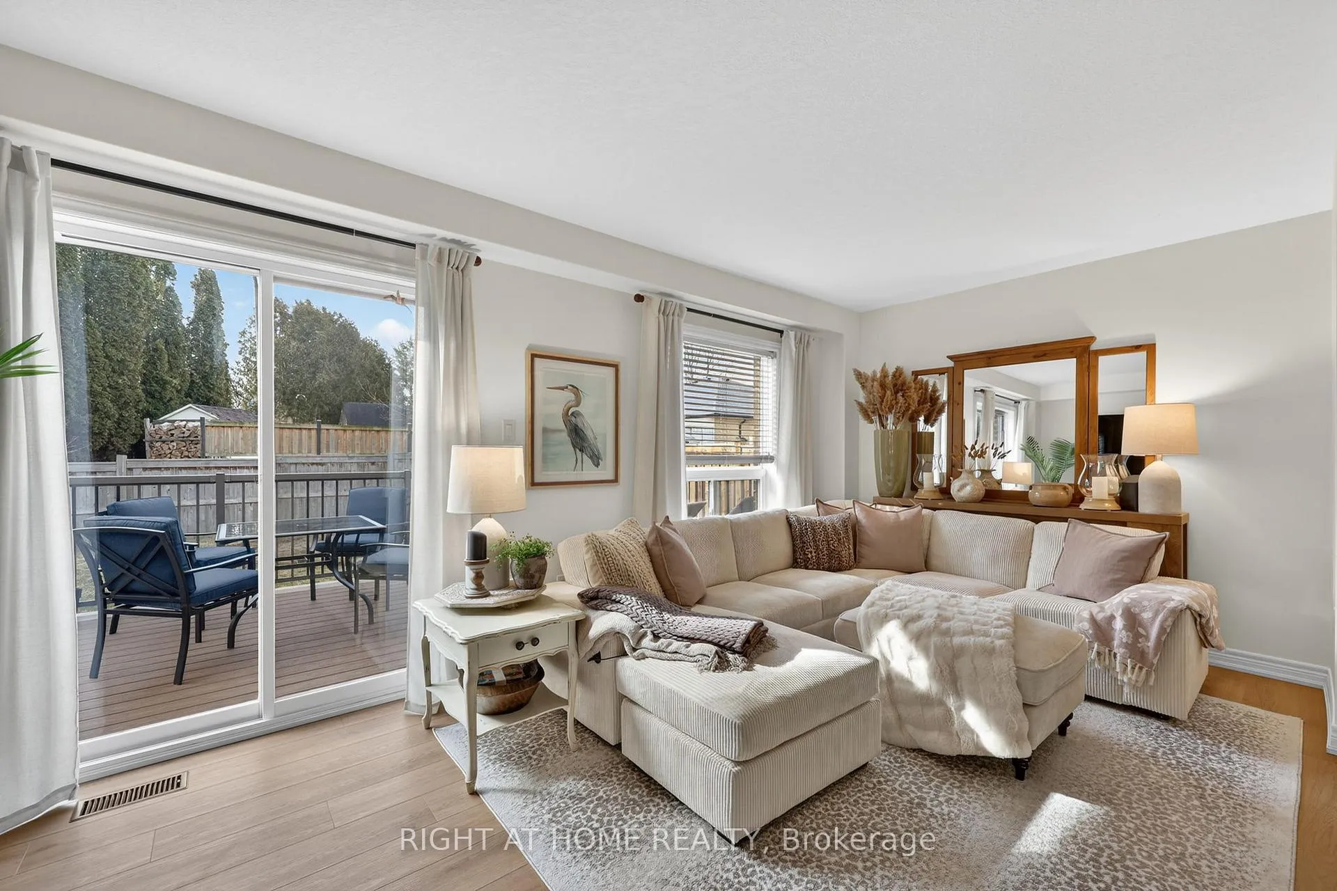 Photo 12 of 43 Burt Avenue, New Tecumseth, Alliston — HOMEH