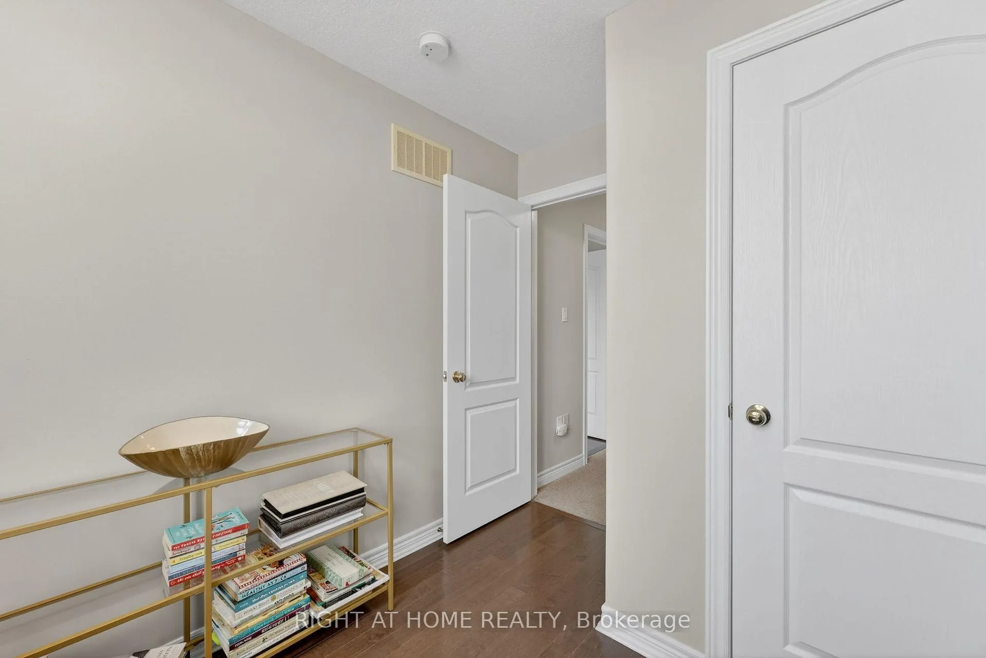 Photo 20 of 43 Burt Avenue, New Tecumseth, Alliston — HOMEH