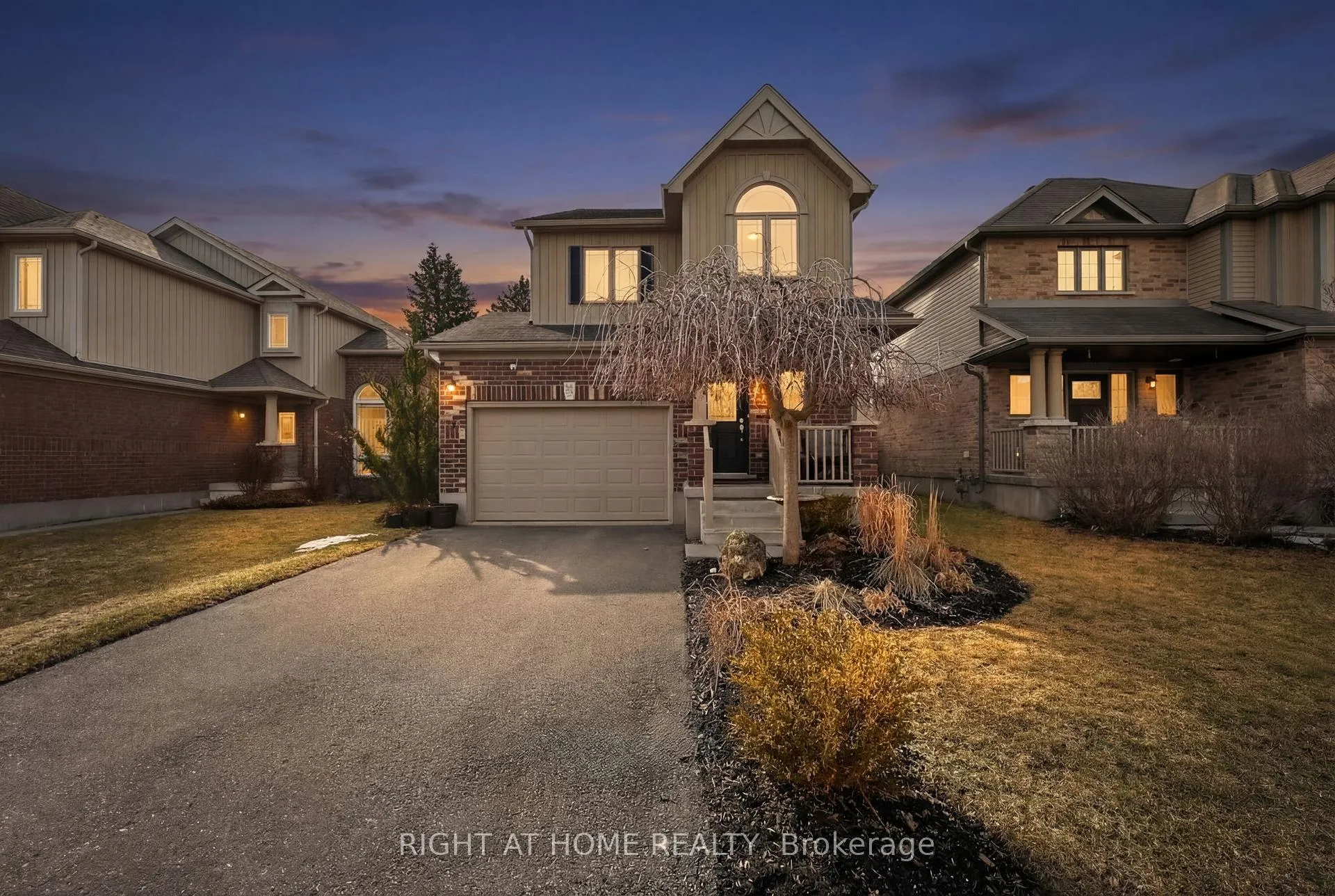 Photo 23 of 43 Burt Avenue, New Tecumseth, Alliston — HOMEH