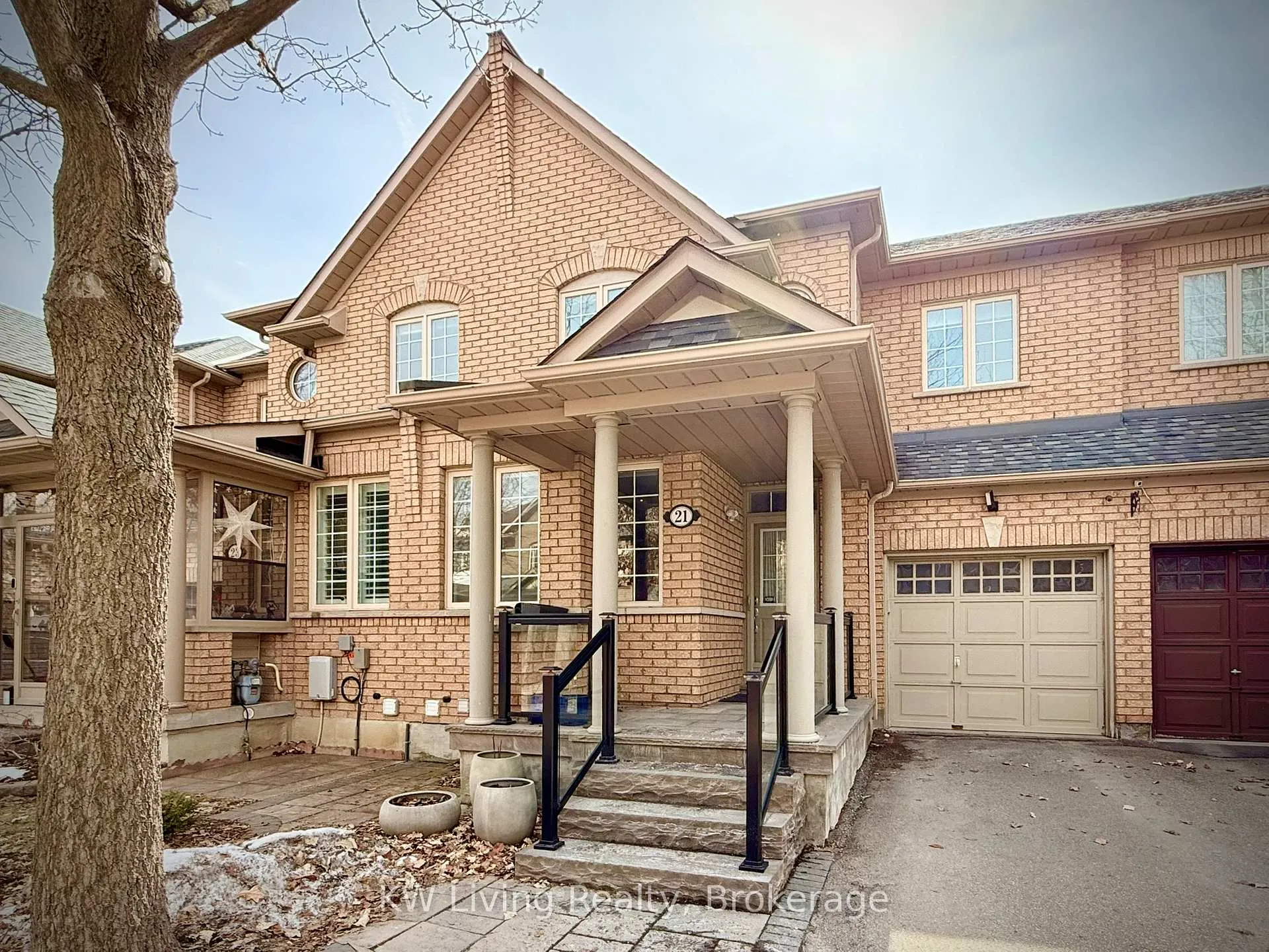 Photo 2 of 21 Saintsbury Road, Markham, Cachet — HOMEH