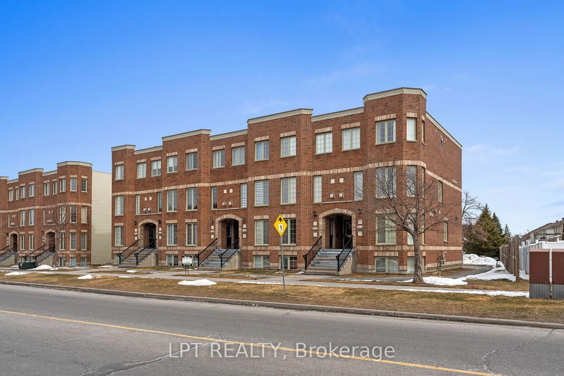 Photo 2 of 902 Longfields Drive, Ottawa, Barrhaven - Longfields — HOMEH