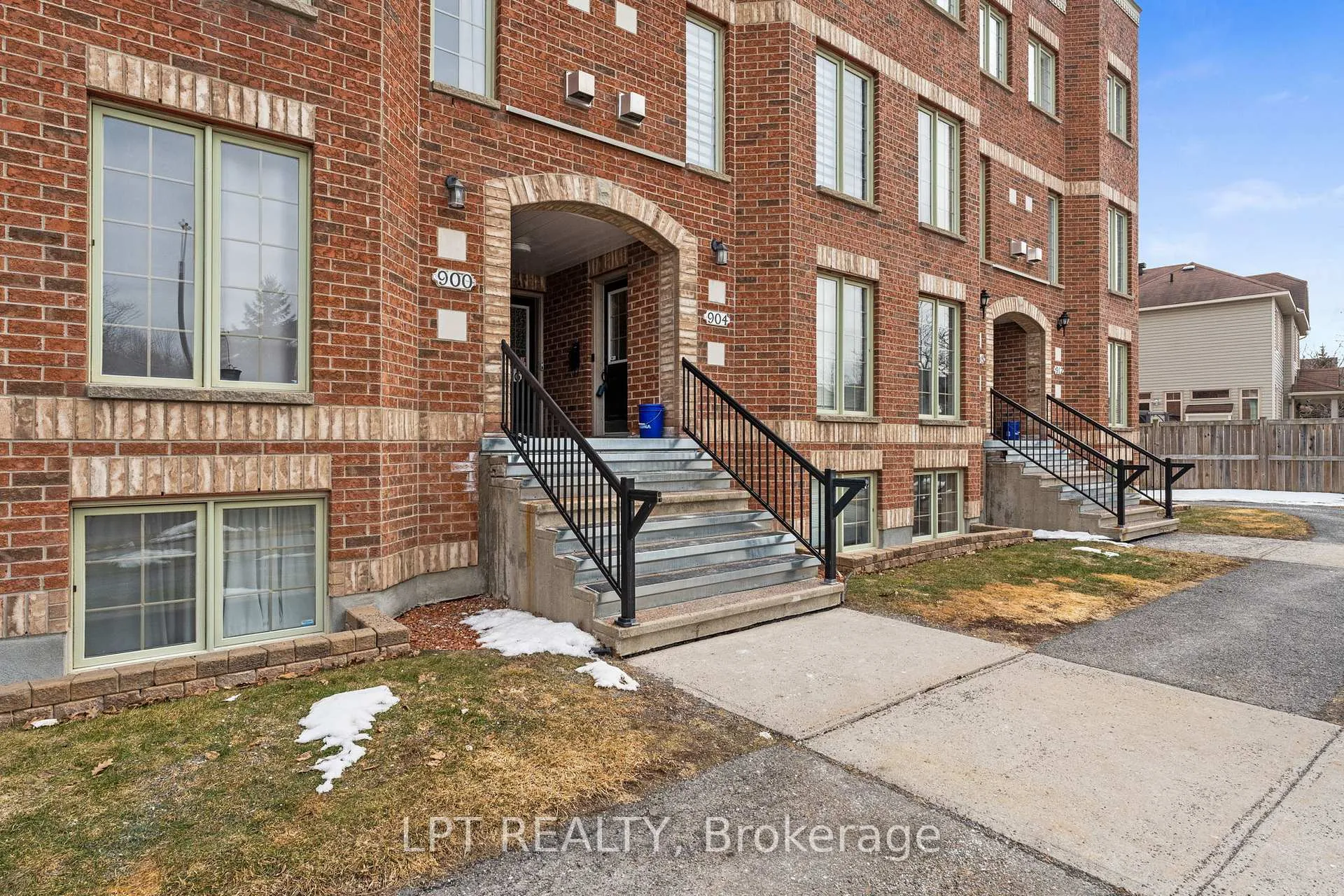 Photo 3 of 902 Longfields Drive, Ottawa, Barrhaven - Longfields — HOMEH
