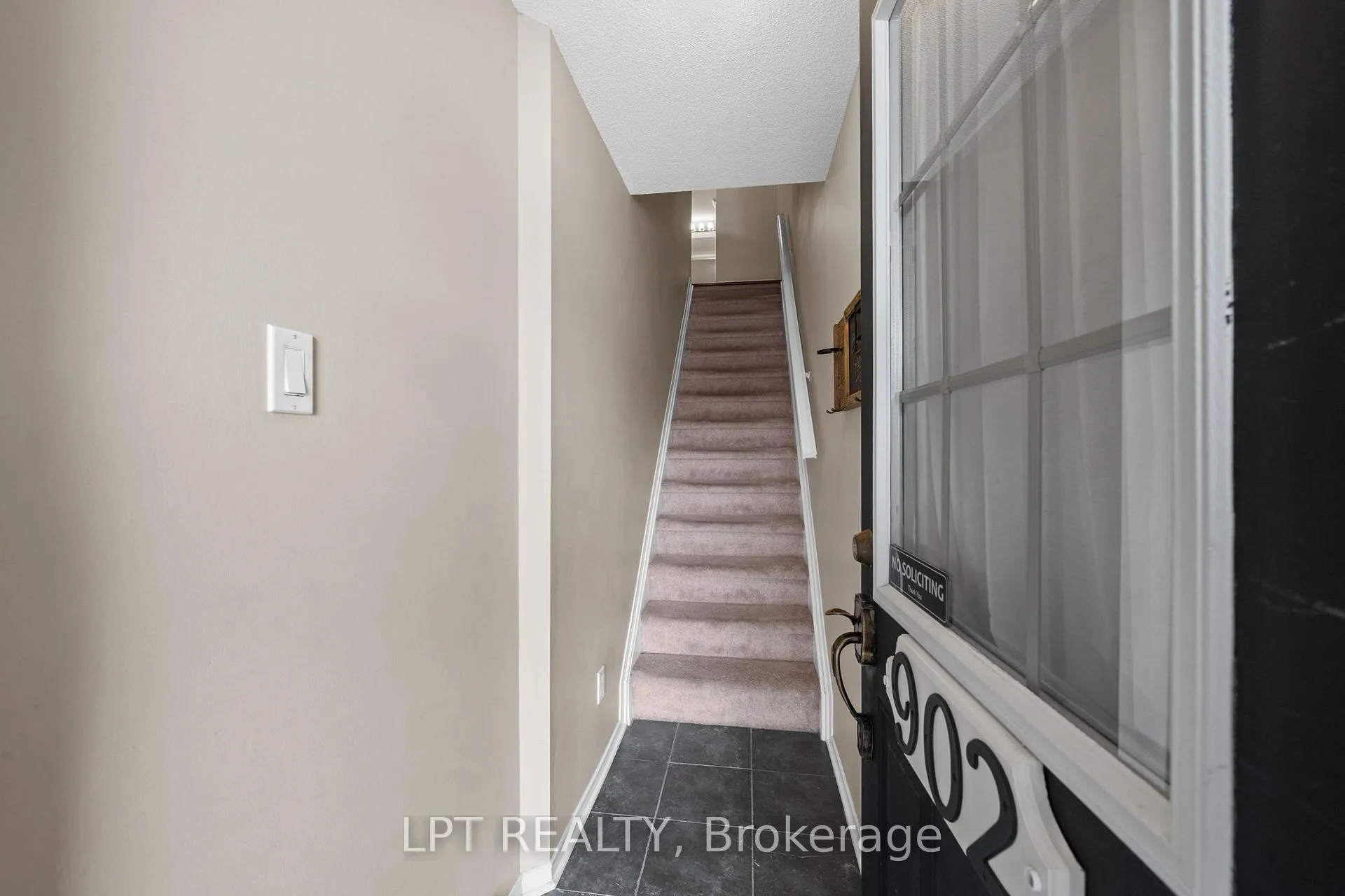 Photo 5 of 902 Longfields Drive, Ottawa, Barrhaven - Longfields — HOMEH