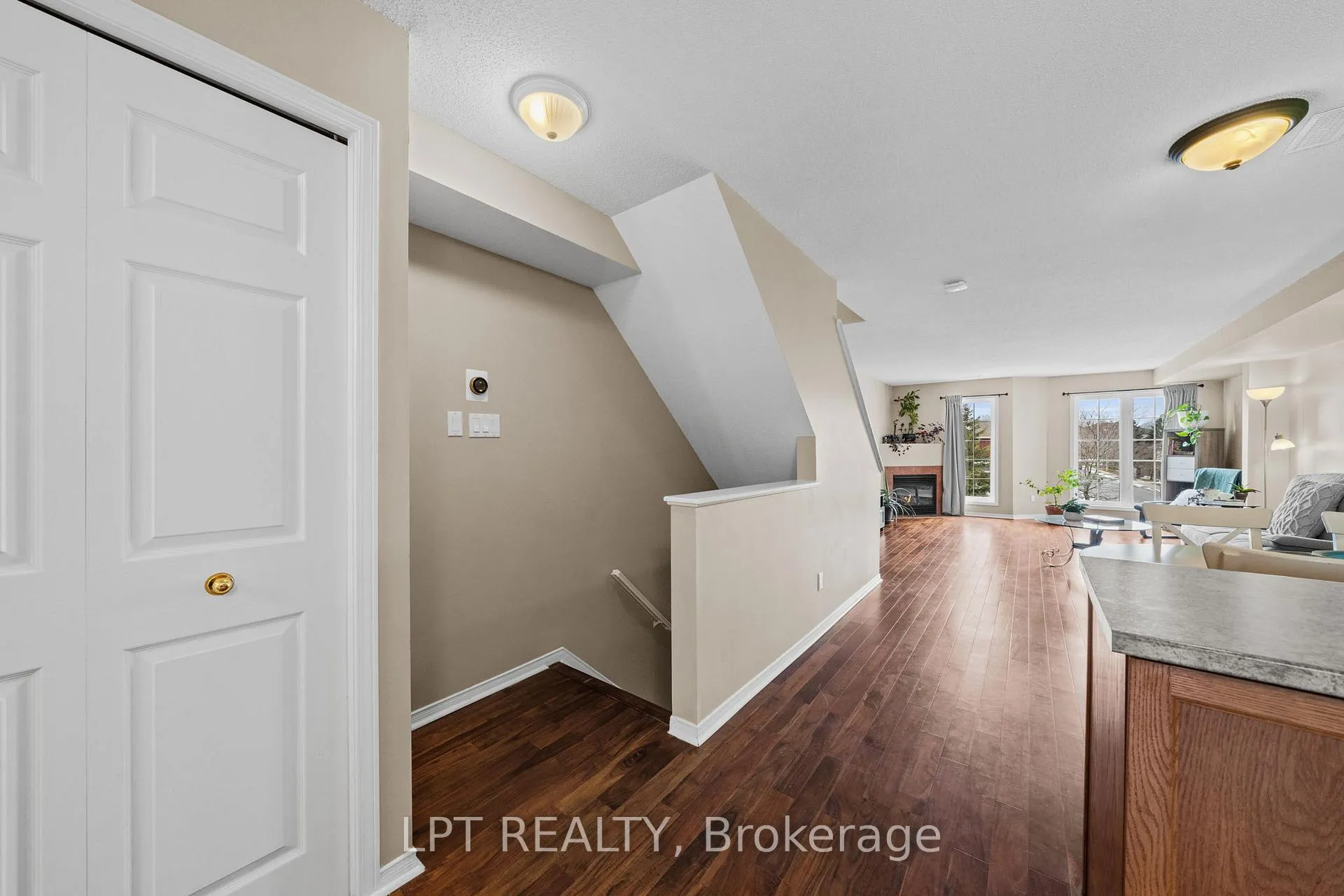 Photo 6 of 902 Longfields Drive, Ottawa, Barrhaven - Longfields — HOMEH