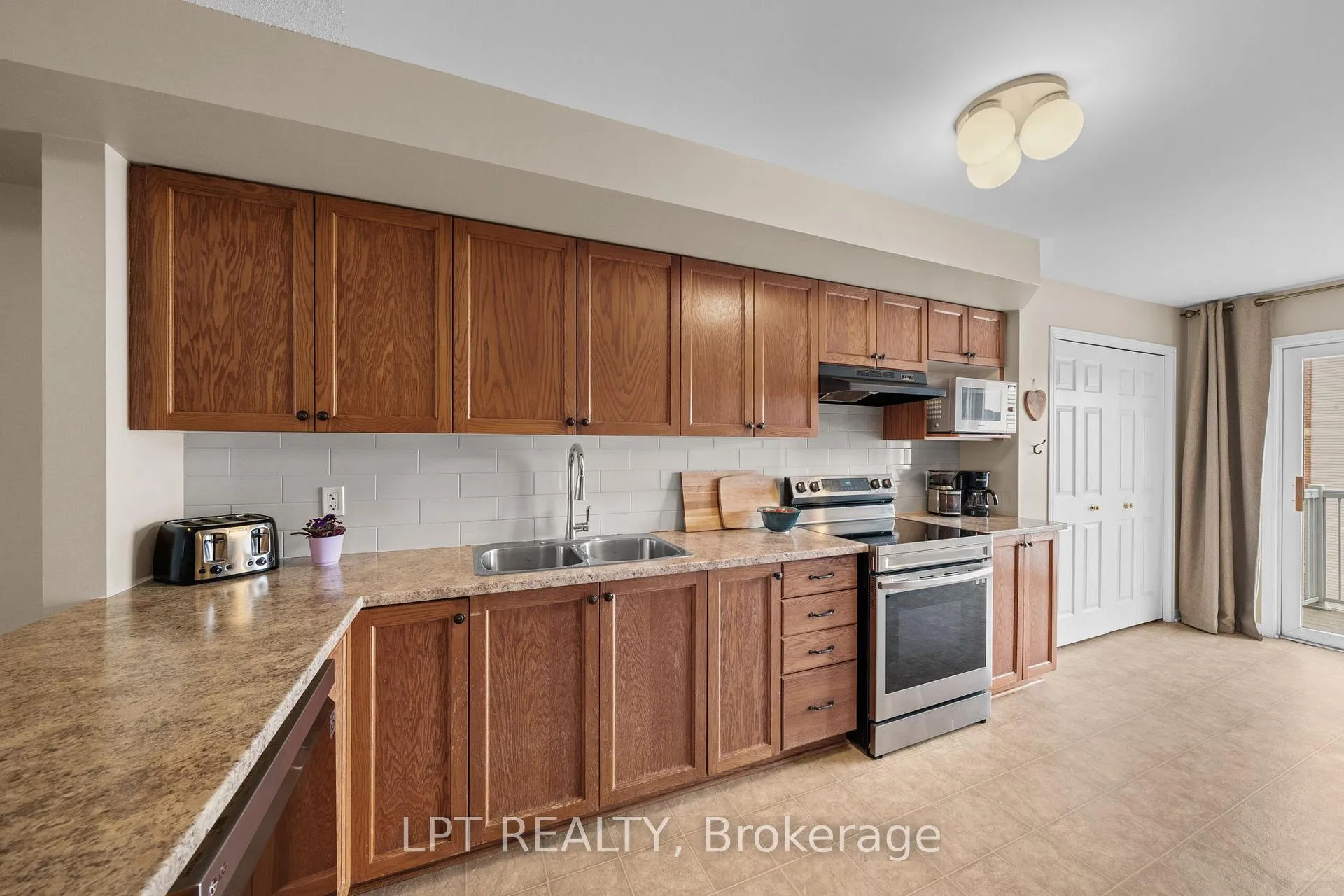 Photo 7 of 902 Longfields Drive, Ottawa, Barrhaven - Longfields — HOMEH