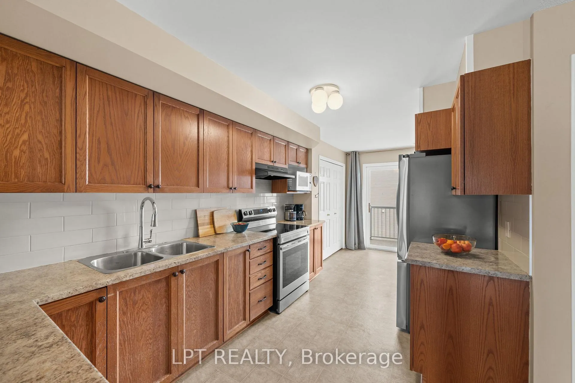 Photo 11 of 902 Longfields Drive, Ottawa, Barrhaven - Longfields — HOMEH