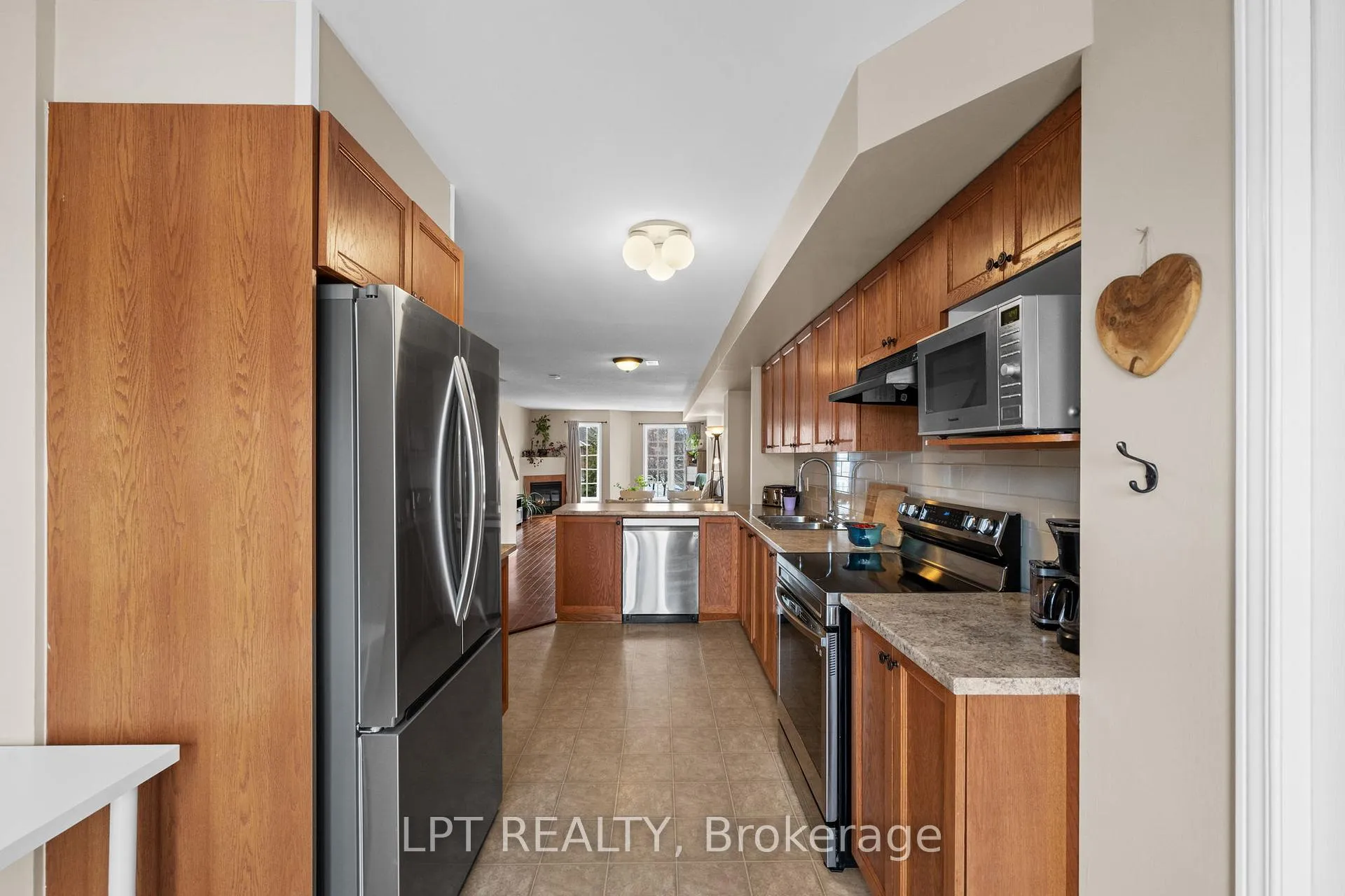 Photo 12 of 902 Longfields Drive, Ottawa, Barrhaven - Longfields — HOMEH