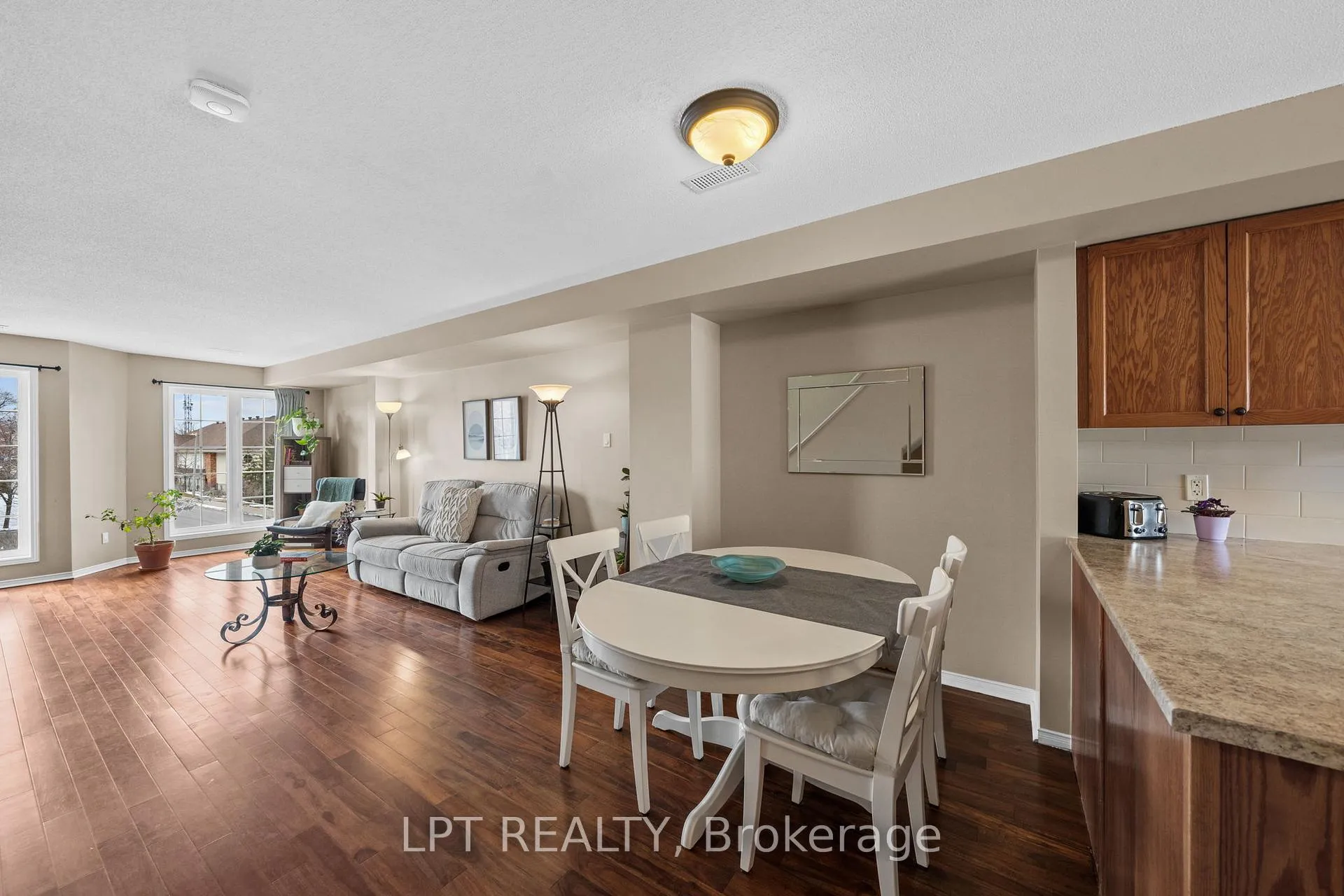 Photo 19 of 902 Longfields Drive, Ottawa, Barrhaven - Longfields — HOMEH