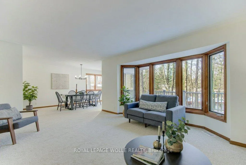 Photo 14 of 26 Sycamore Place, Waterloo — HOMEH