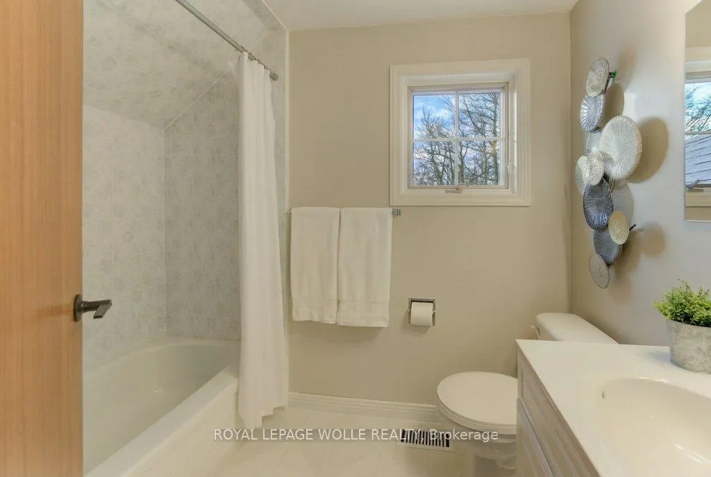 Photo 20 of 26 Sycamore Place, Waterloo — HOMEH