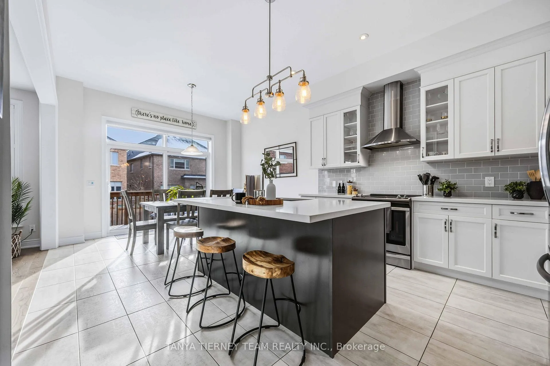 Photo 18 of 17 Pennine Drive, Whitby, Rural Whitby — HOMEH