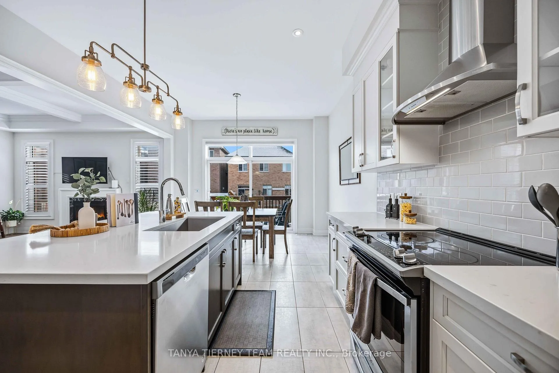 Photo 20 of 17 Pennine Drive, Whitby, Rural Whitby — HOMEH