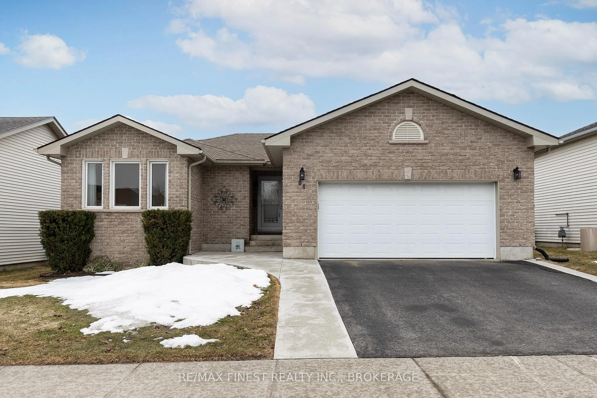 Photo 3 of 84 Kildare Avenue, Loyalist, Amherstview — HOMEH