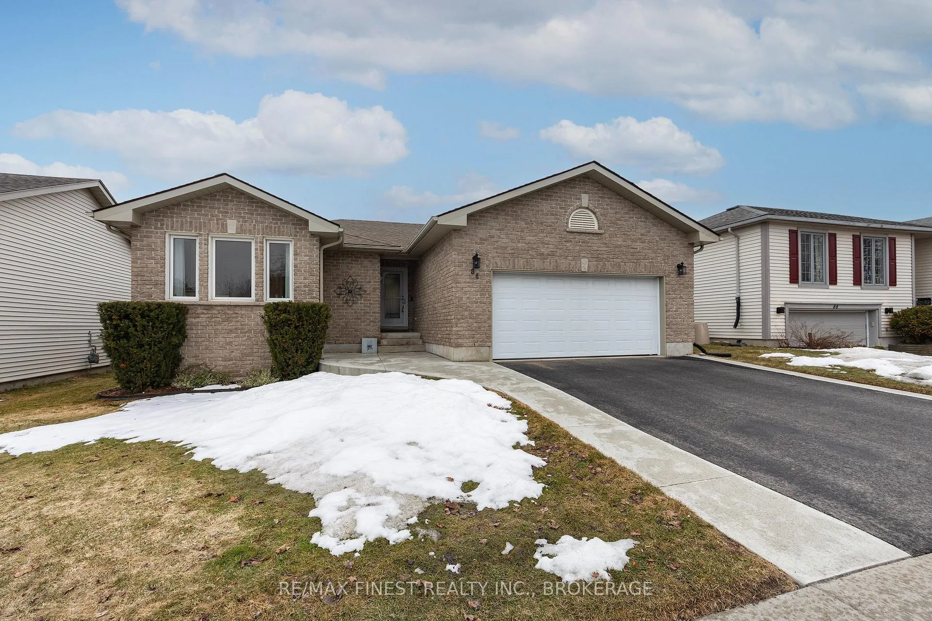 Photo 4 of 84 Kildare Avenue, Loyalist, Amherstview — HOMEH