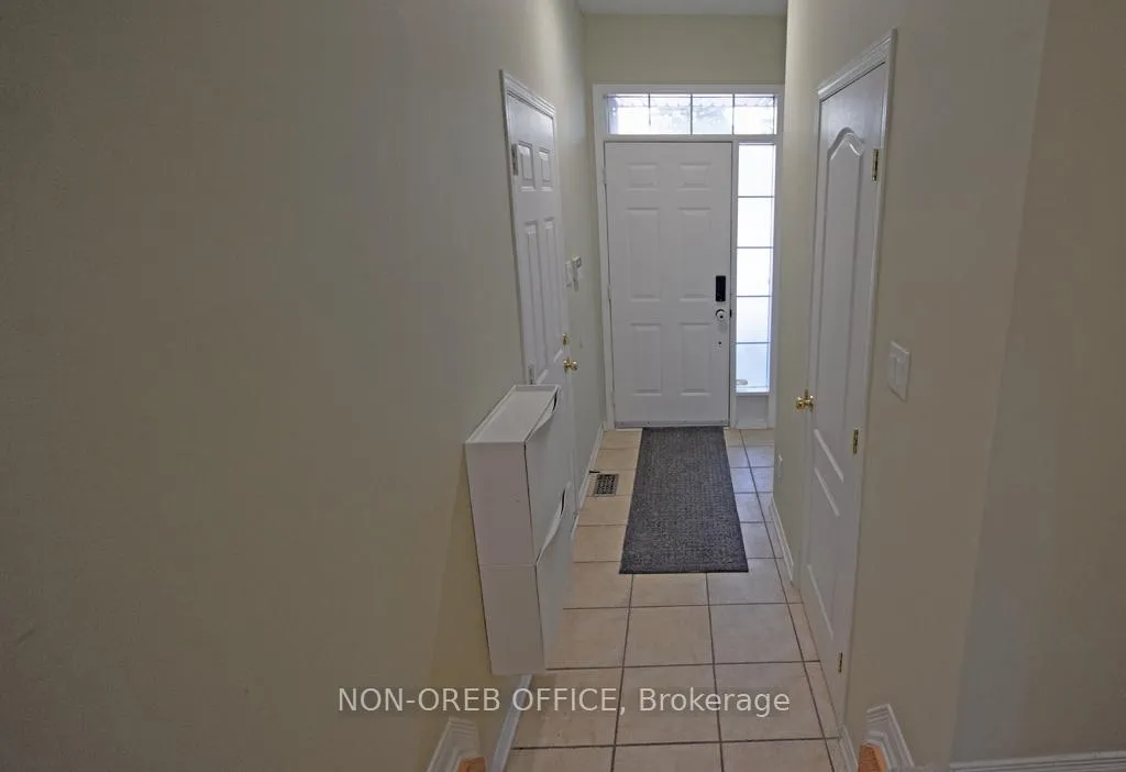 Photo 3 of 105 Tall Oak Private, Ottawa, Riverview Park — HOMEH