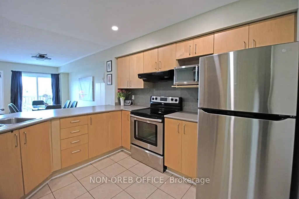 Photo 4 of 105 Tall Oak Private, Ottawa, Riverview Park — HOMEH