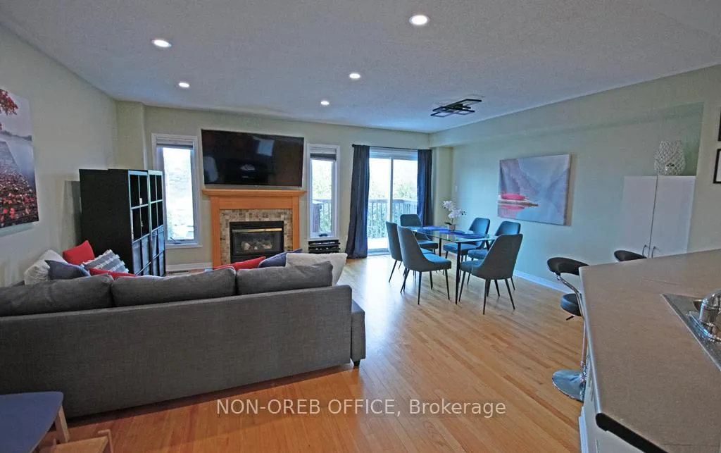 Photo 7 of 105 Tall Oak Private, Ottawa, Riverview Park — HOMEH