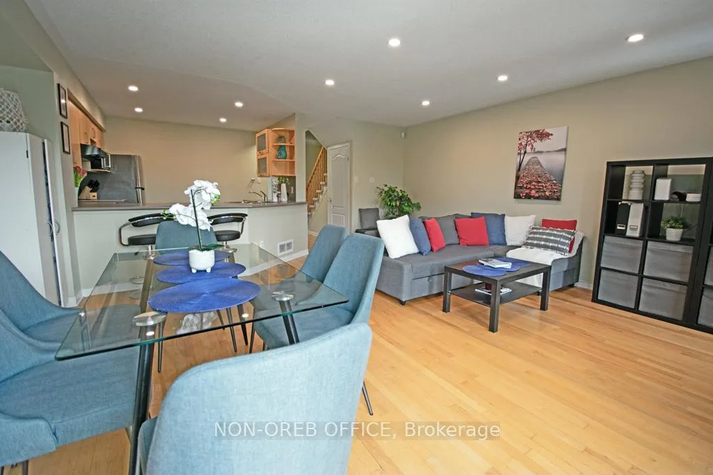 Photo 8 of 105 Tall Oak Private, Ottawa, Riverview Park — HOMEH