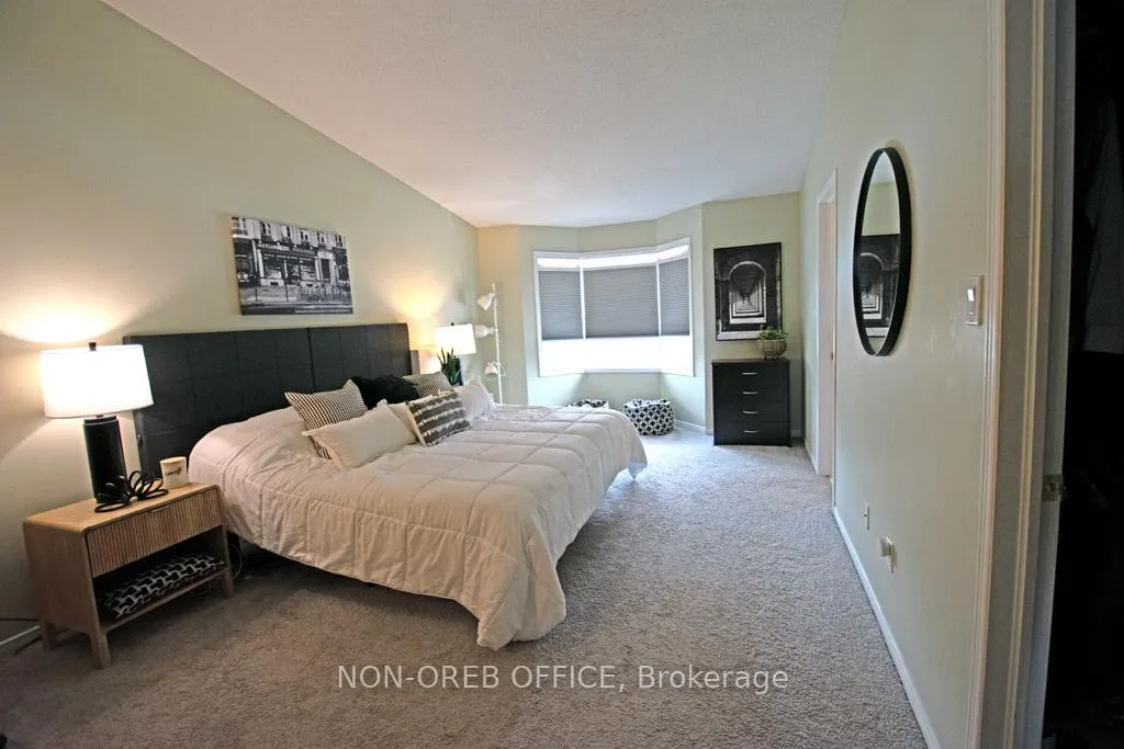 Photo 17 of 105 Tall Oak Private, Ottawa, Riverview Park — HOMEH