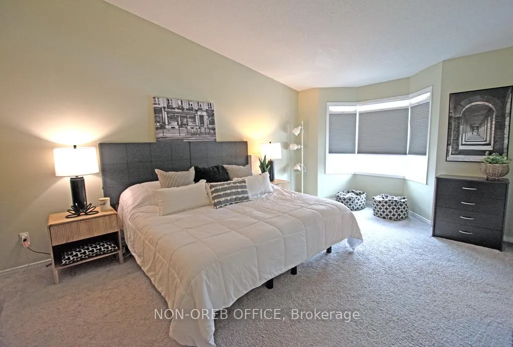 Photo 18 of 105 Tall Oak Private, Ottawa, Riverview Park — HOMEH