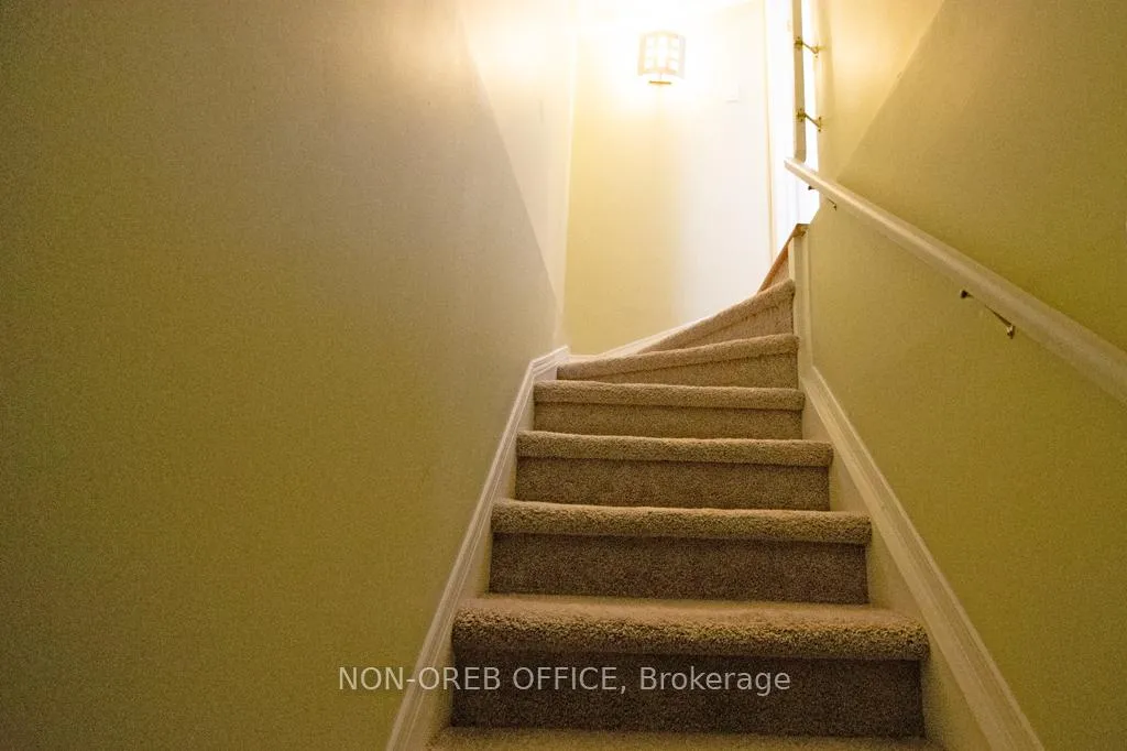 Photo 26 of 105 Tall Oak Private, Ottawa, Riverview Park — HOMEH