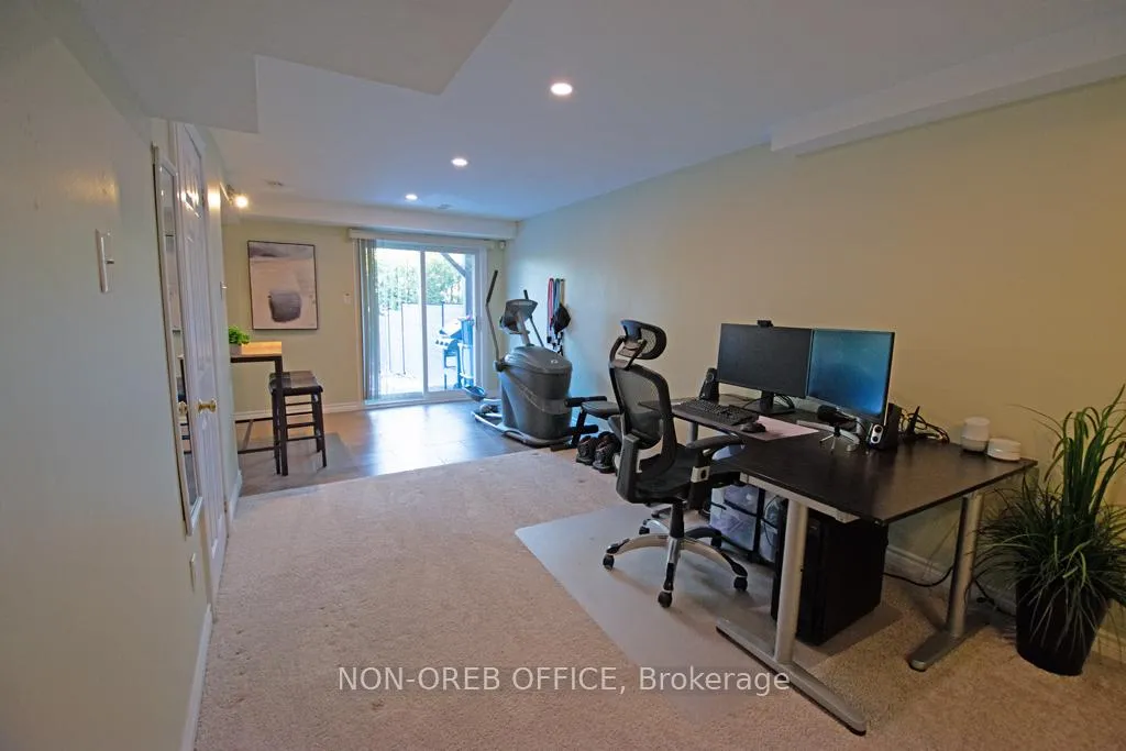 Photo 27 of 105 Tall Oak Private, Ottawa, Riverview Park — HOMEH