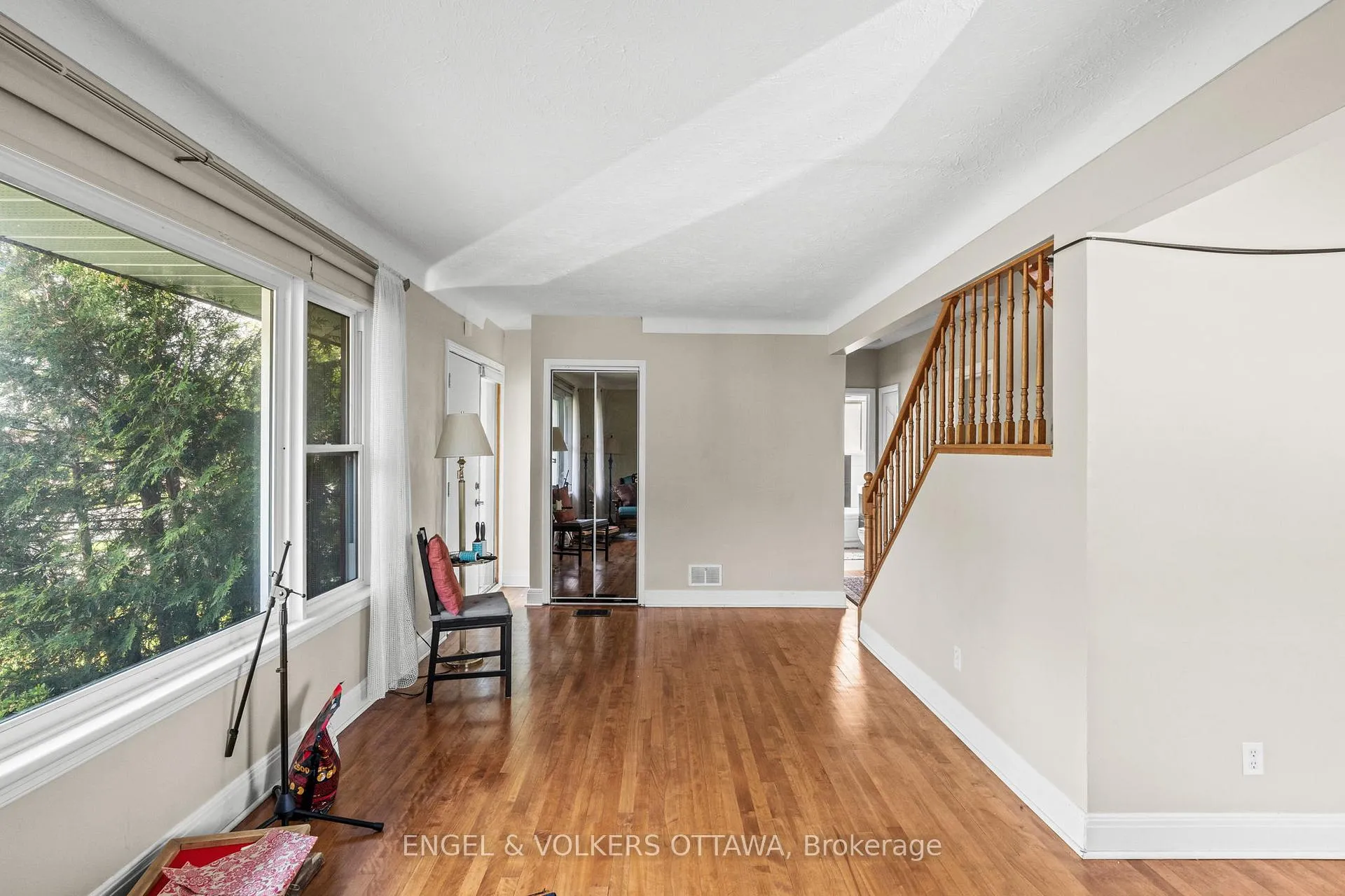Photo 8 of 1372 Ridgedale Street, Ottawa, Emerald Woods/Sawmill Creek — HOMEH