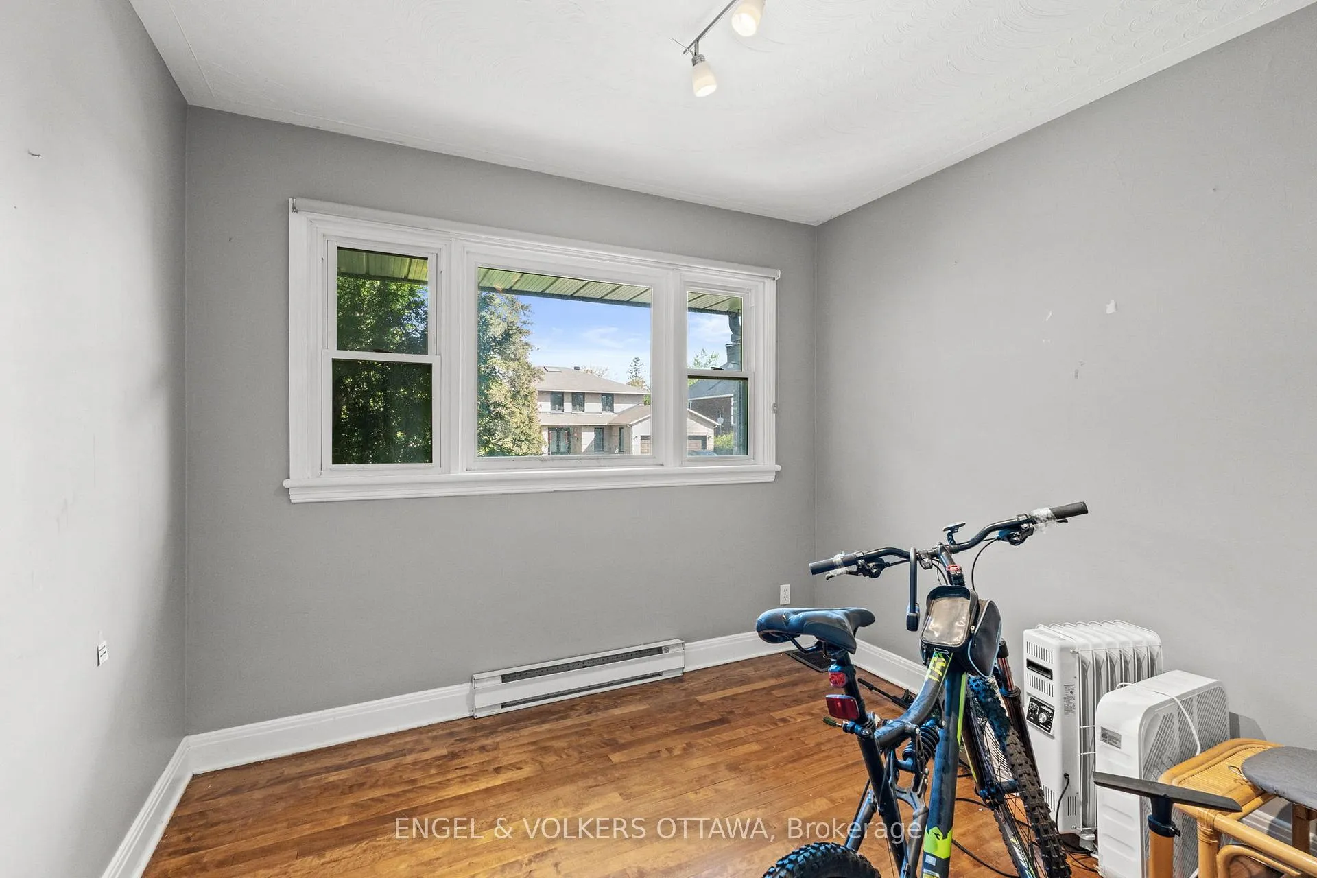 Photo 16 of 1372 Ridgedale Street, Ottawa, Emerald Woods/Sawmill Creek — HOMEH