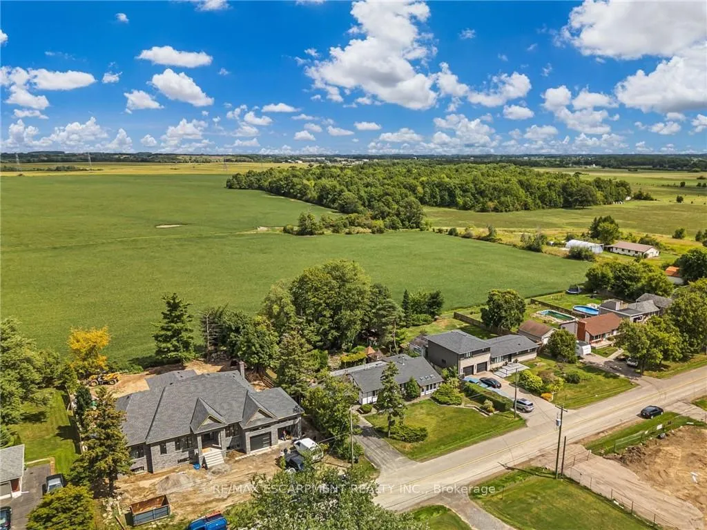 Photo 3 of 614 Golf Club Road, Hamilton, Rural Glanbrook — HOMEH