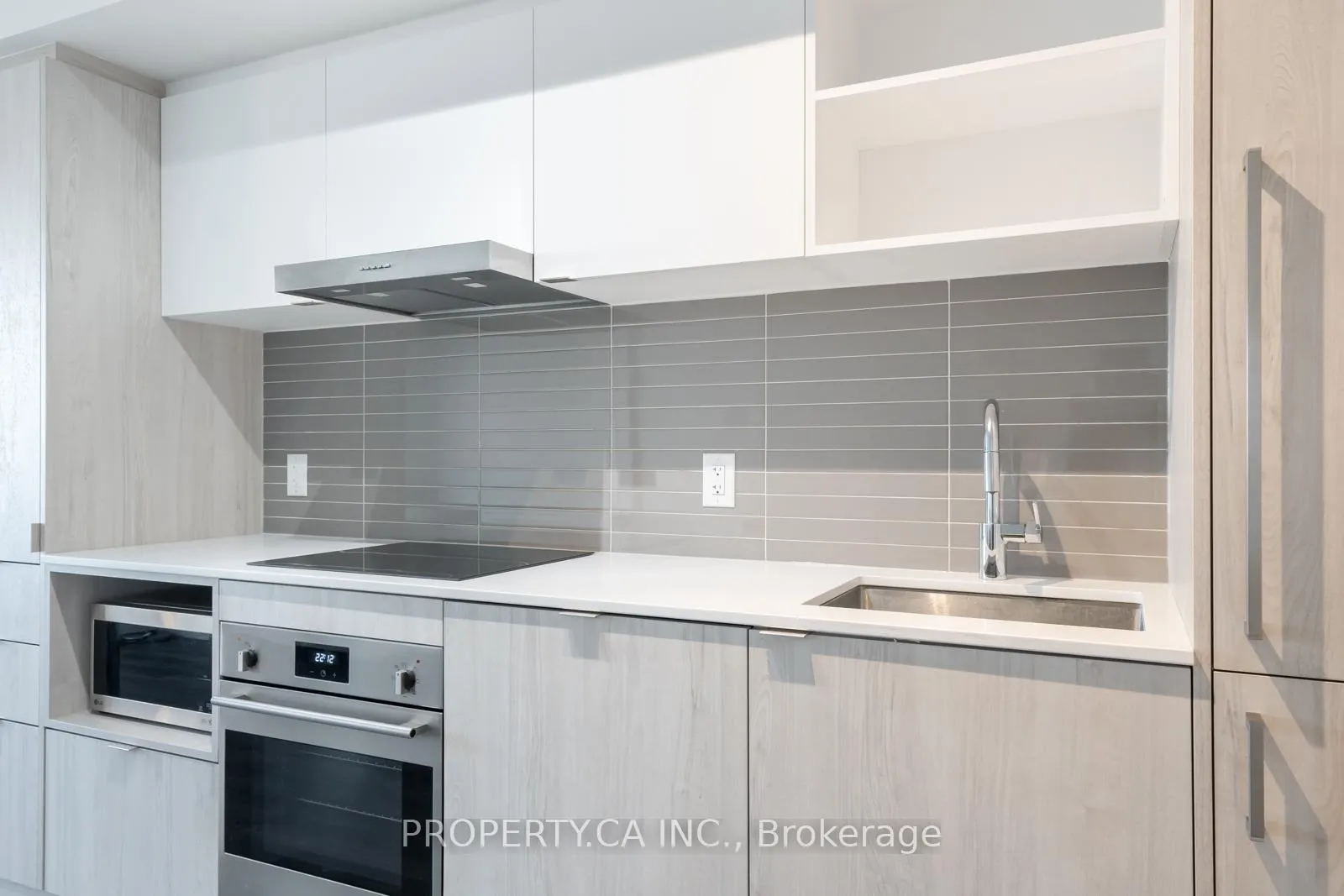 Photo 5 of Unit 4203, 138 Downes Street, Toronto, Waterfront Communities — HOMEH