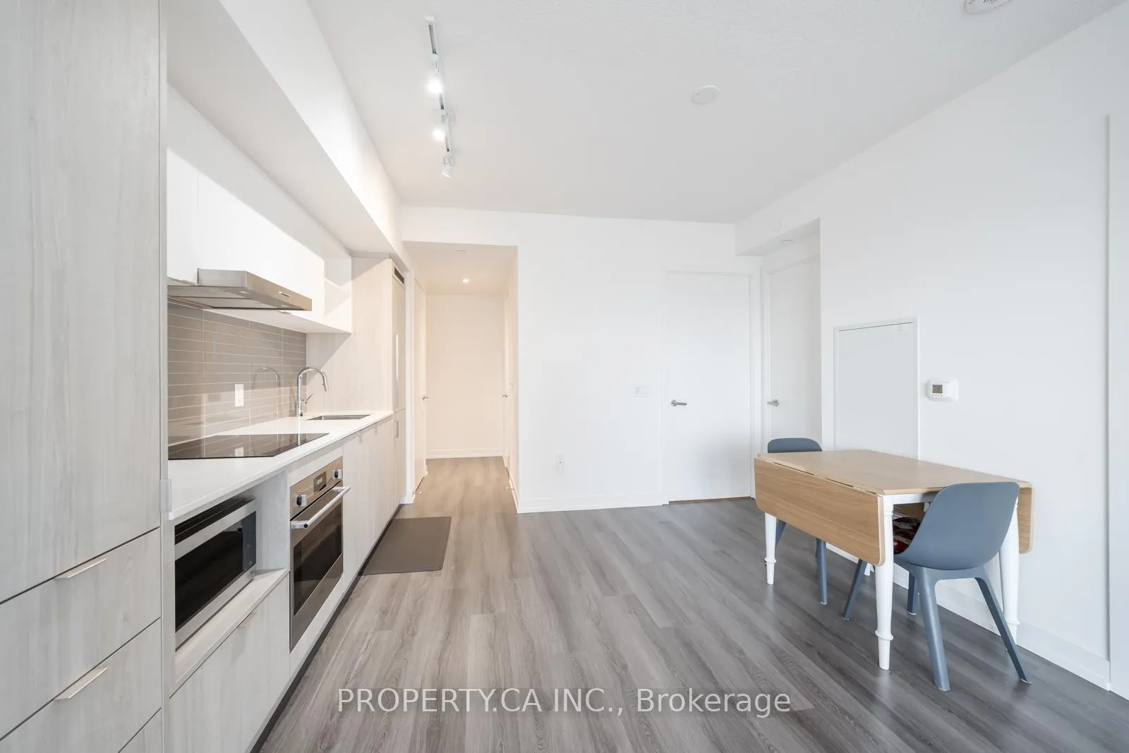 Photo 6 of Unit 4203, 138 Downes Street, Toronto, Waterfront Communities — HOMEH