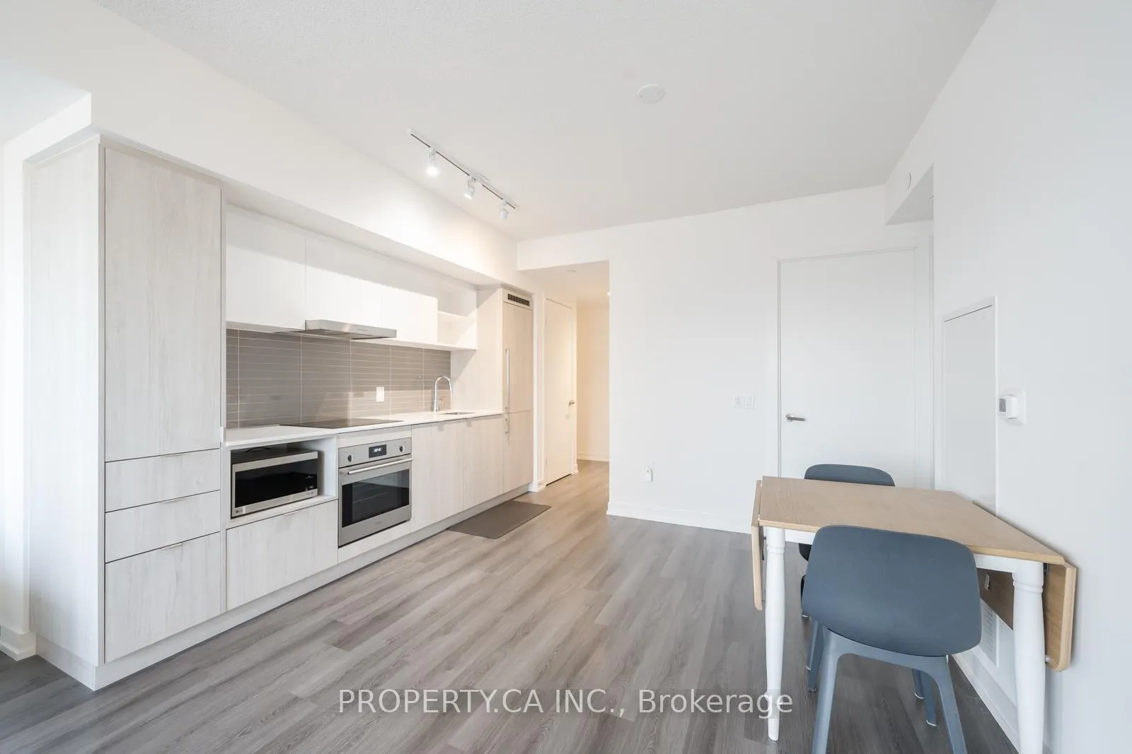 Photo 7 of Unit 4203, 138 Downes Street, Toronto, Waterfront Communities — HOMEH