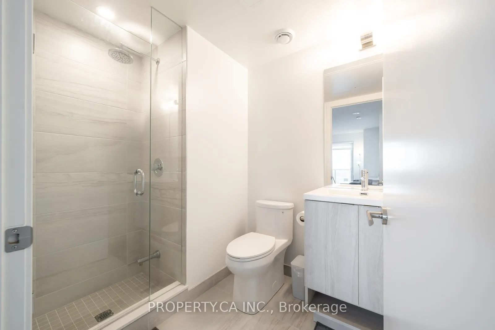 Photo 13 of Unit 4203, 138 Downes Street, Toronto, Waterfront Communities — HOMEH