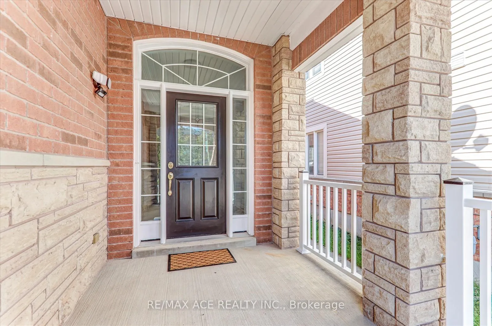 Photo 5 of 836 Fetchison Drive, Oshawa, Taunton — HOMEH