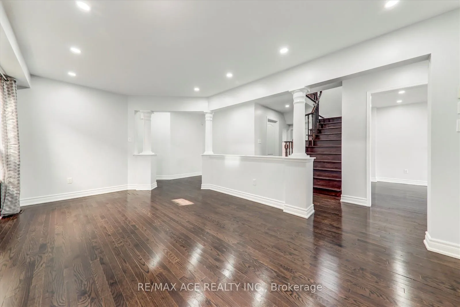 Photo 8 of 836 Fetchison Drive, Oshawa, Taunton — HOMEH