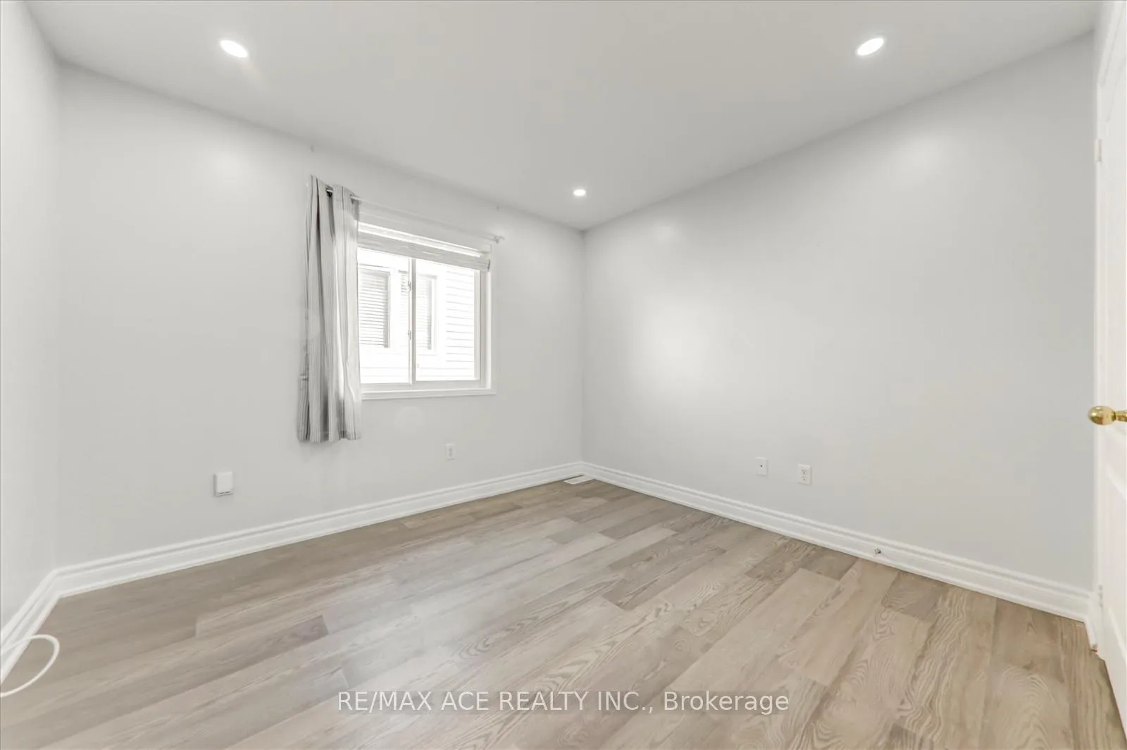 Photo 25 of 836 Fetchison Drive, Oshawa, Taunton — HOMEH