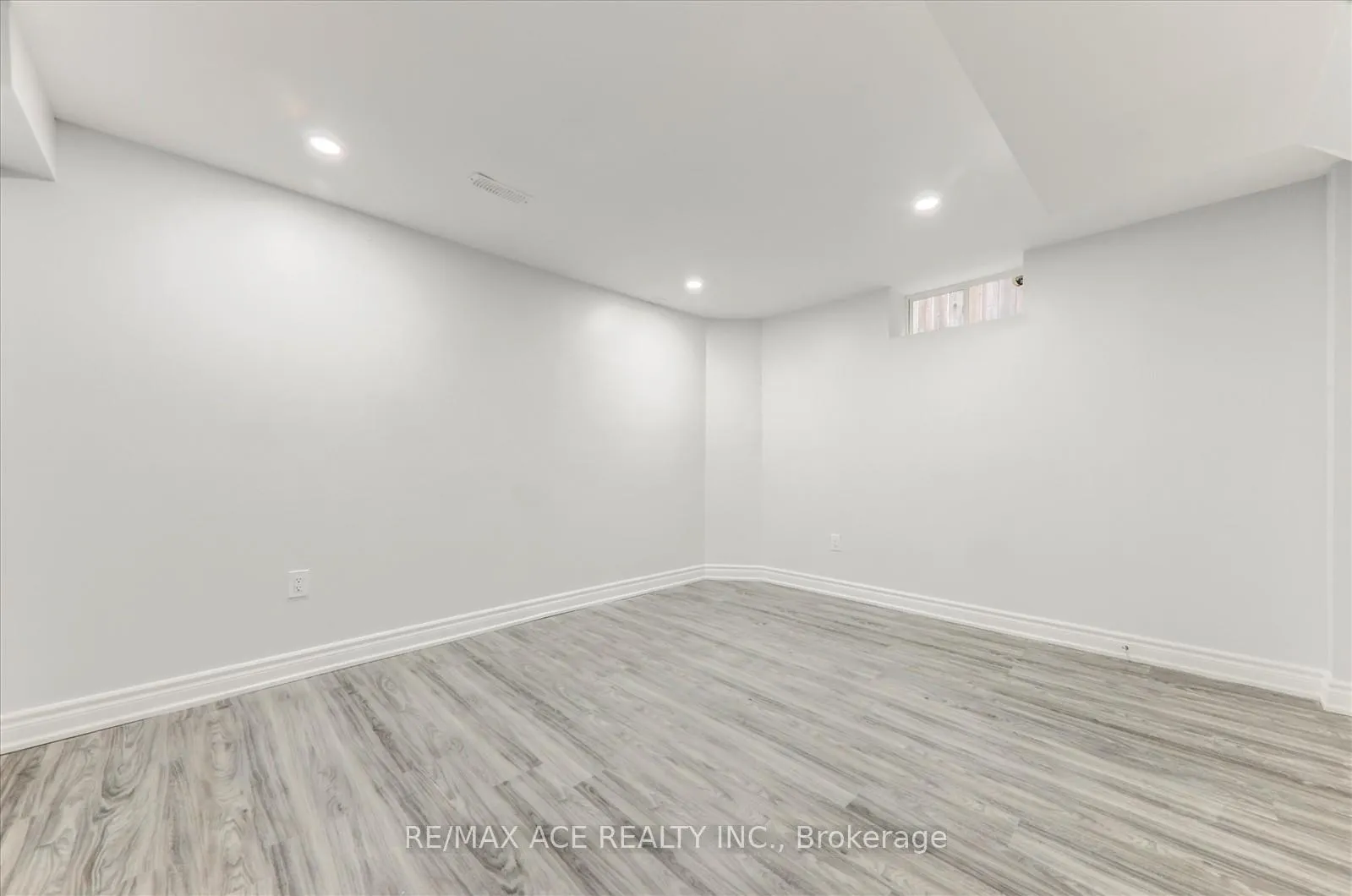 Photo 36 of 836 Fetchison Drive, Oshawa, Taunton — HOMEH