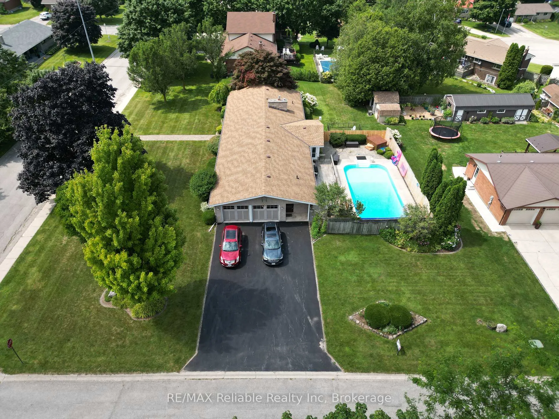 Photo 9 of 141 Charles Street, North Huron, Wingham — HOMEH