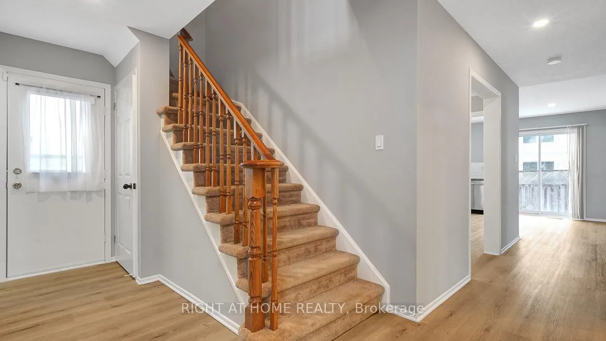 Photo 5 of 2 Chickasaw Crescent, Ottawa, Kanata - Bridlewood — HOMEH