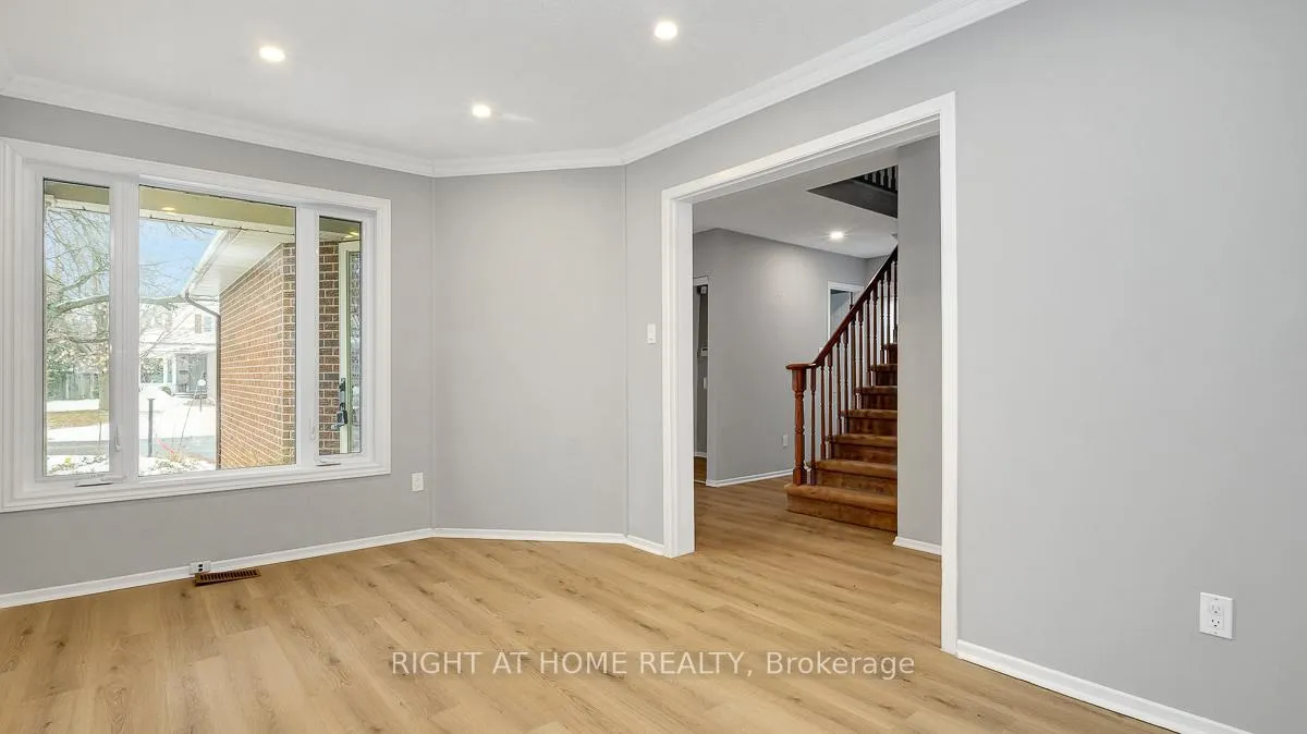 Photo 6 of 2 Chickasaw Crescent, Ottawa, Kanata - Bridlewood — HOMEH