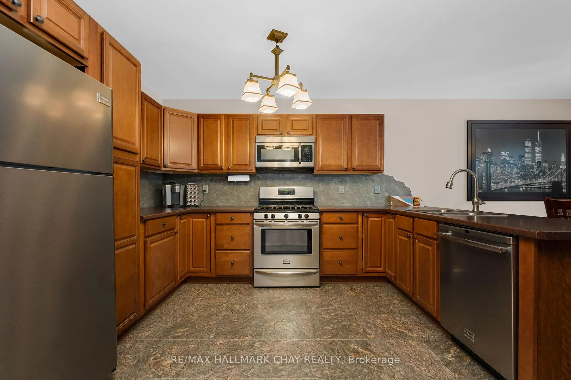 Photo 8 of 38 Rose Valley Way, Wasaga Beach — HOMEH